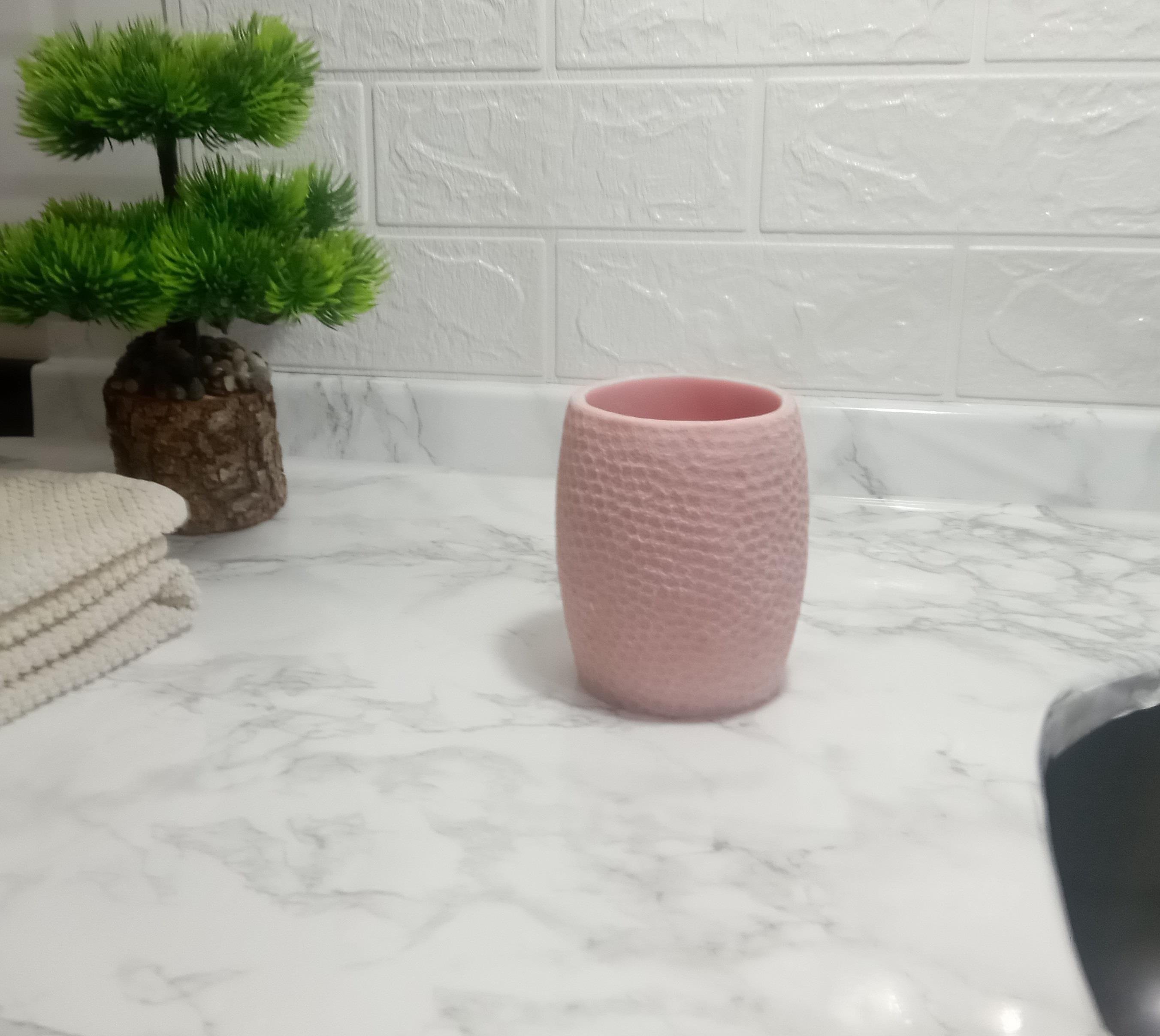 2 Adet Diş Fırçalık,Macunluk Pembe Petek Desenli Poliresin 8X8X10Cm 400Ml Banyo Seti  