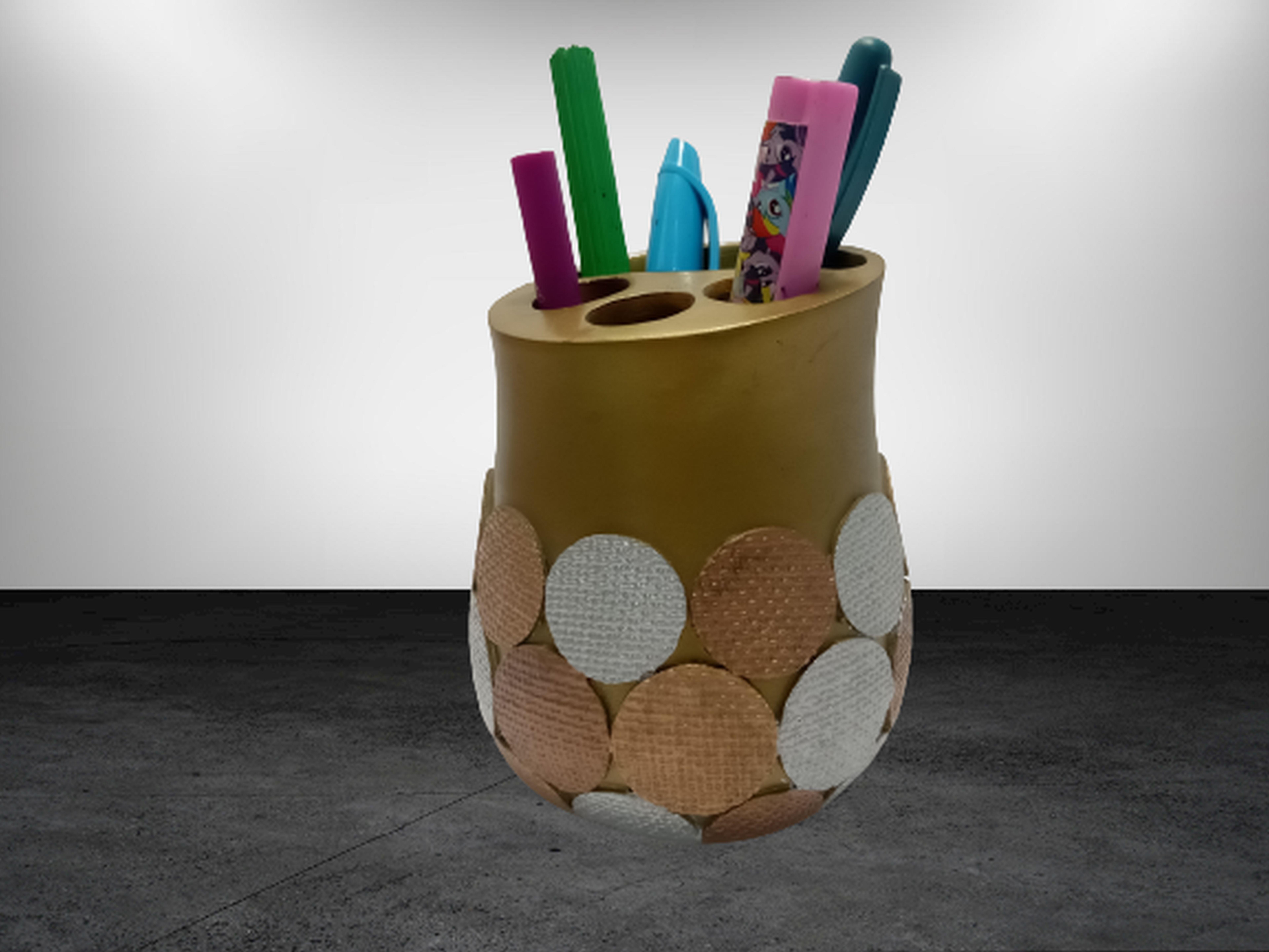 2 Adet Kalemlik Altın Puanlı Poliresin Ofis Gereci 9X9X10Cm