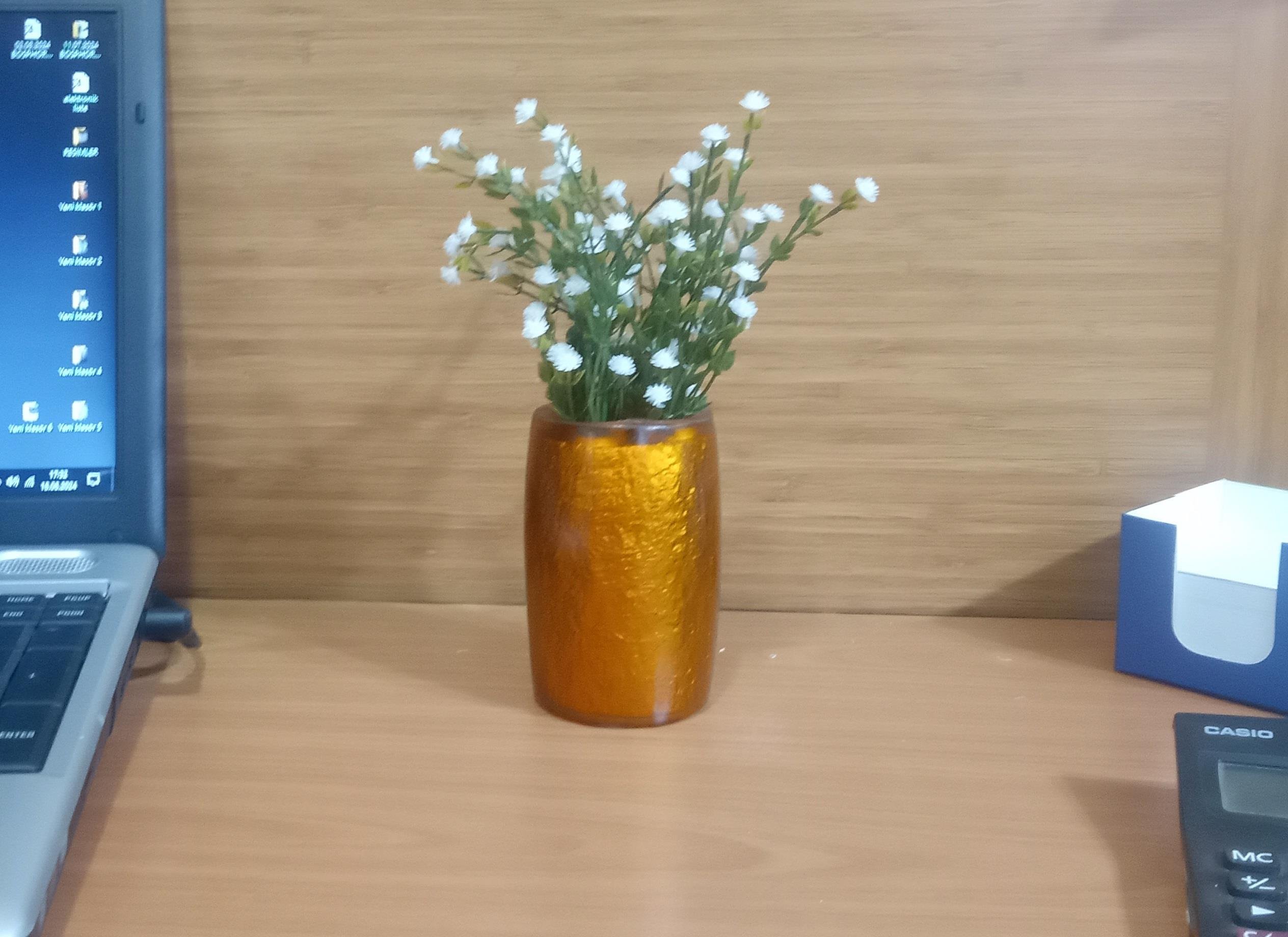 2 Adet Vazo Dahil,Vazoda Çiçek,Beyaz Yapay Çiçek,Vazo Dekoratif Altın Renkli Poliresin  5X5X12Cm