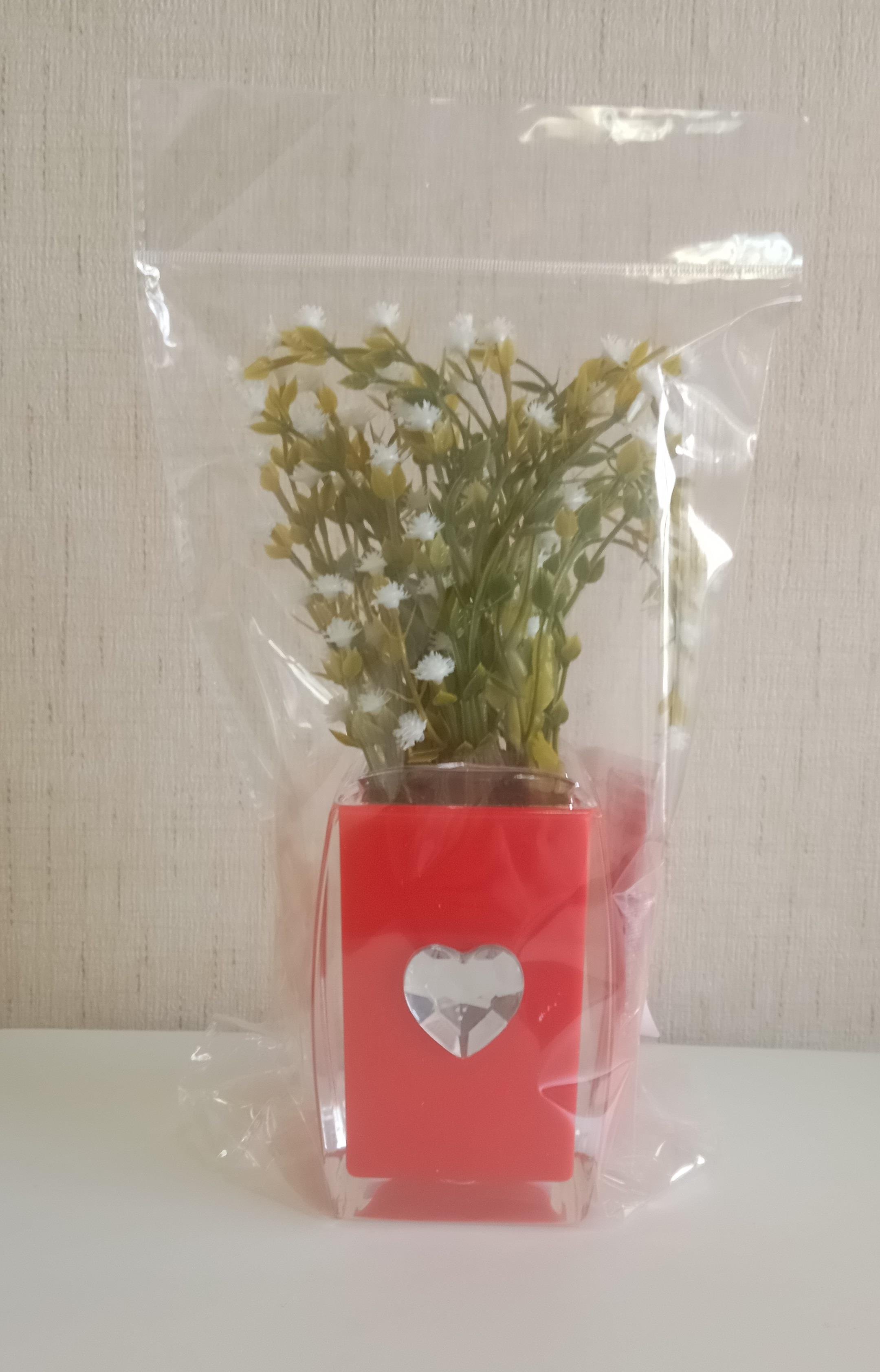 2 Adet Vazo Dahil,Vazoda Çiçek,Beyaz Yapay Çiçek,Vazo Dekoratif Kristal Taşlı Kırmızı Kalpli  6X6X16Cm 