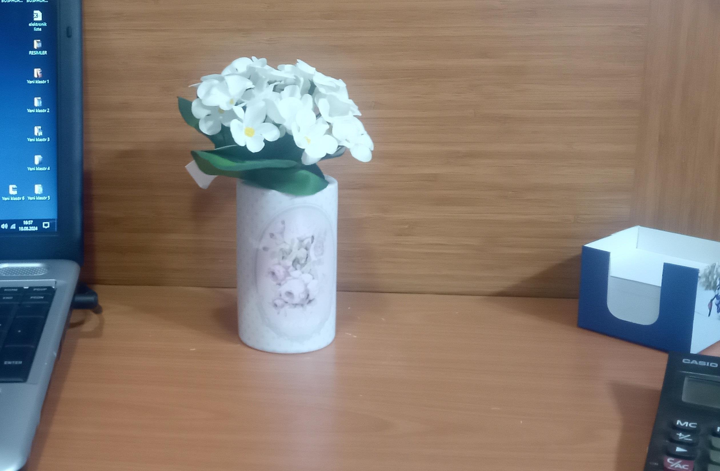 2 Adet Vazo Dahil,Vazoda Çiçek,Beyaz Yapay Çiçek,Vazo Dekoratif  Bahar Desenli 7X7X16Cm 