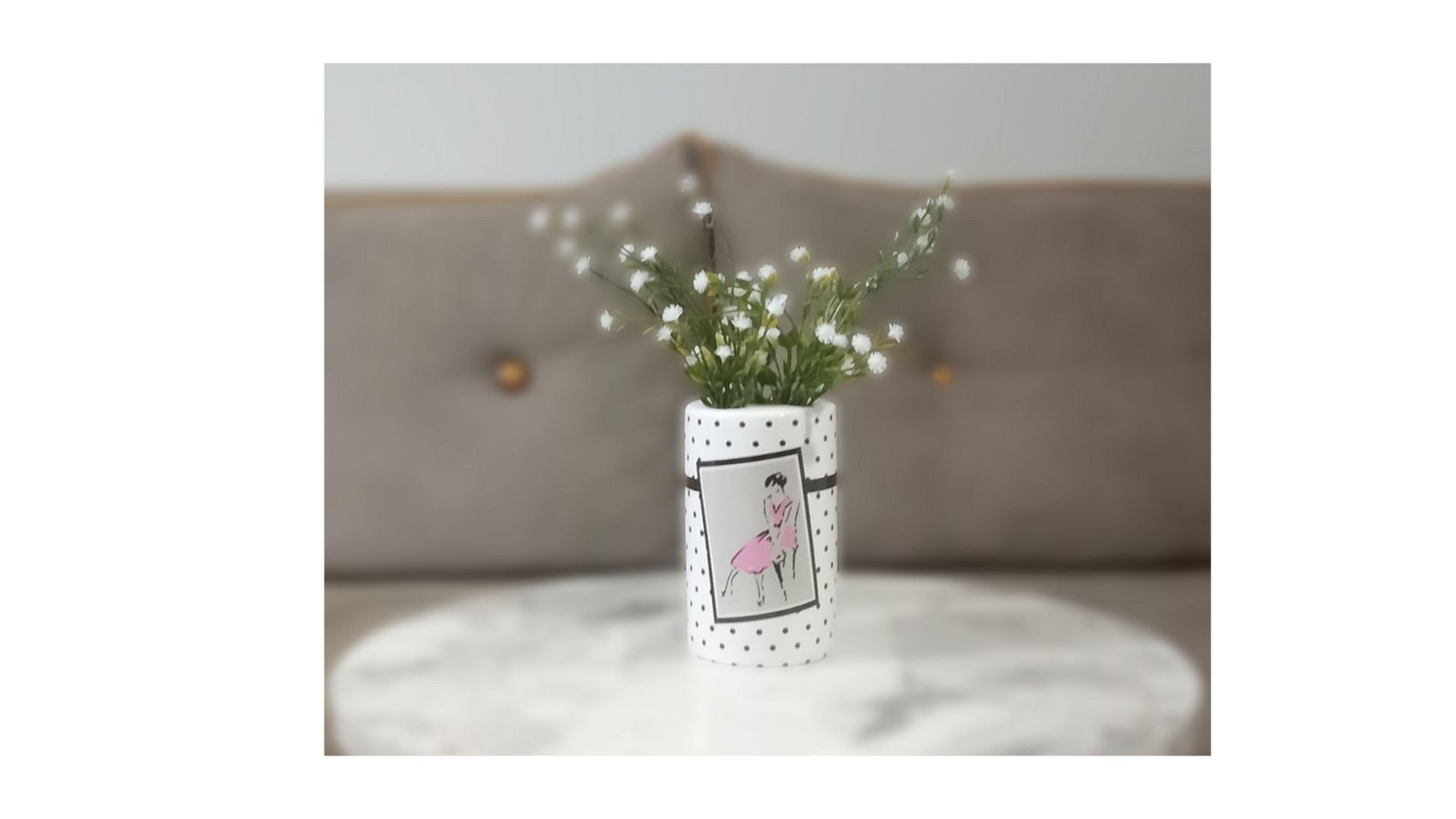 2 Adet Vazo Dahil,Vazoda Çiçek,Beyaz Yapay Çiçek,Vazo Dekoratif Pembe Elbiseli Kadın 7X7X16Cm 