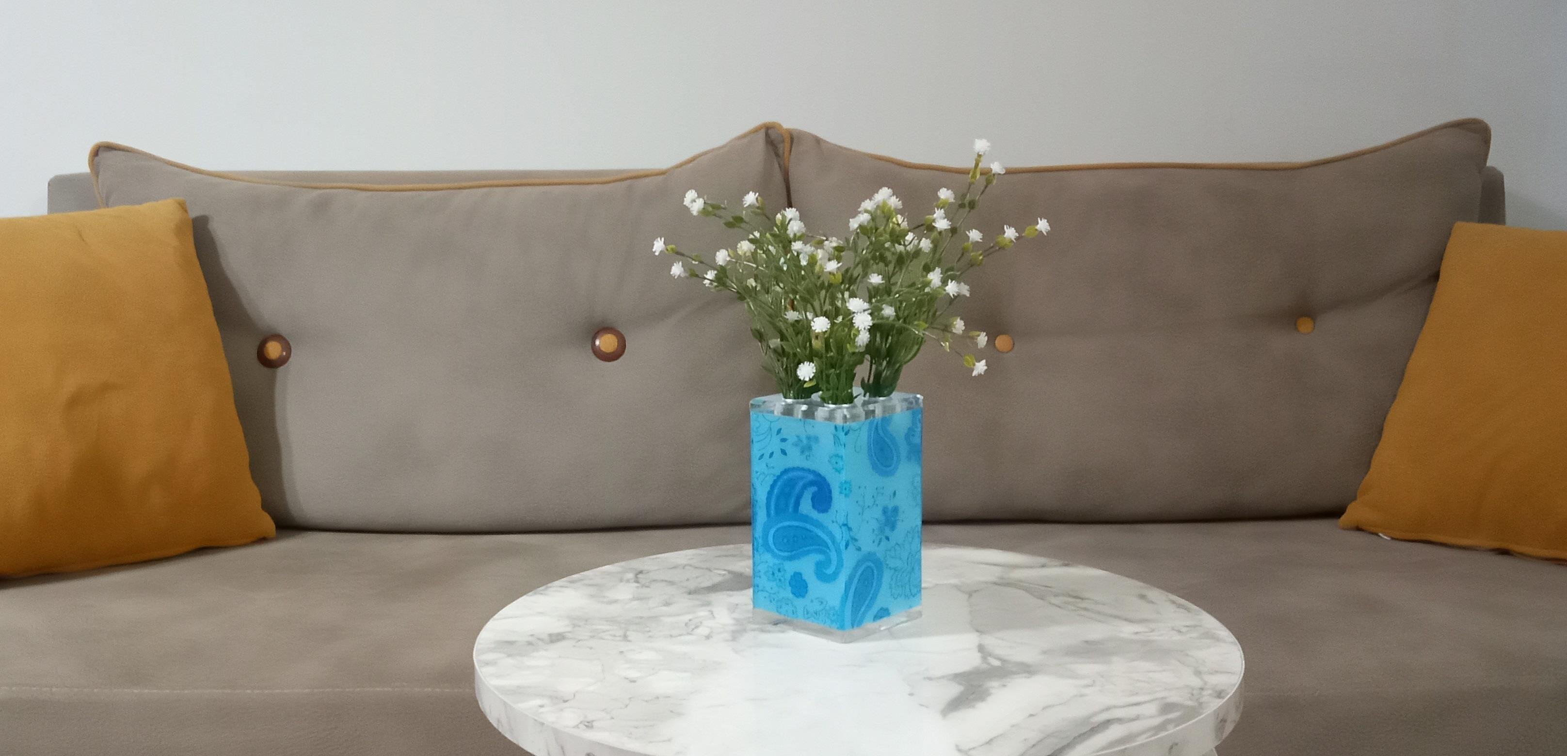 2 Adet Vazo Dahil,Vazoda Çiçek,Beyaz Yapay Çiçek,Vazo Dekoratif Mavi  7X7X17Cm 