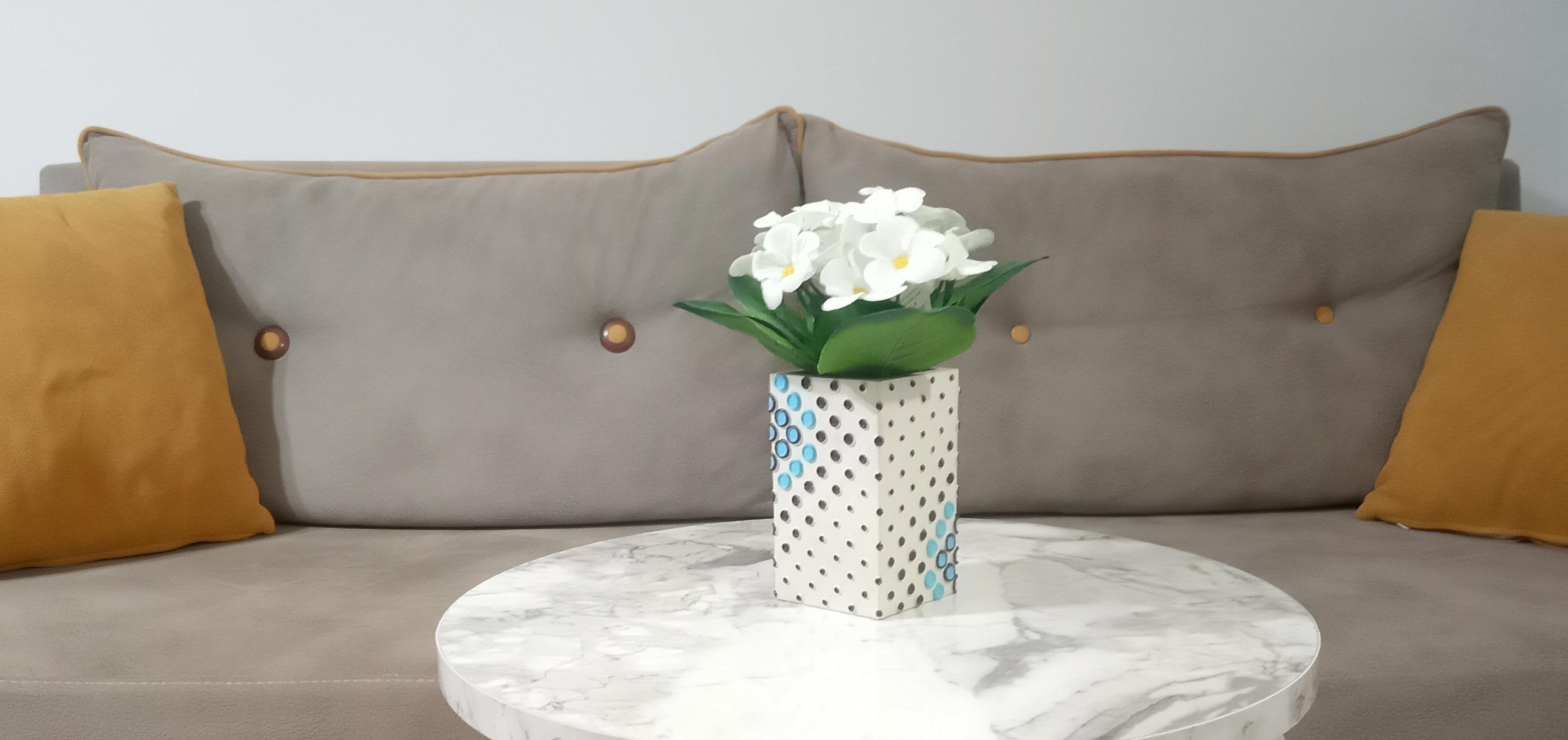 2 Adet Vazo Dahil,Vazoda Çiçek,Beyaz Yapay Çiçek,Vazo Dekoratif  Puanlı Poliresin 6X6X15Cm 