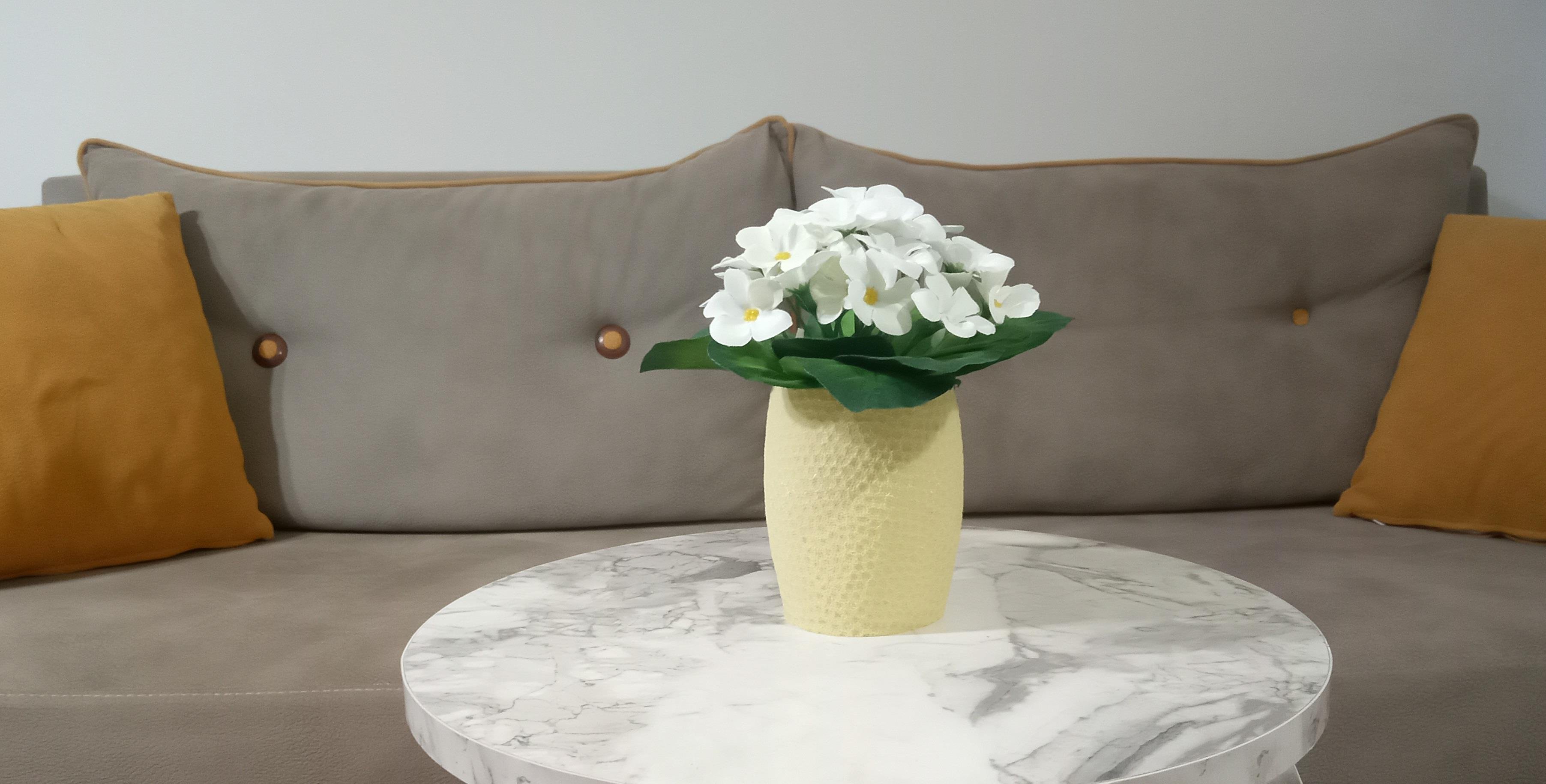 2 Adet Vazo Dahil,Vazoda Çiçek,Beyaz Yapay Çiçek,Vazo Sarı Petek Desenli Poliresin 8X8X15Cm