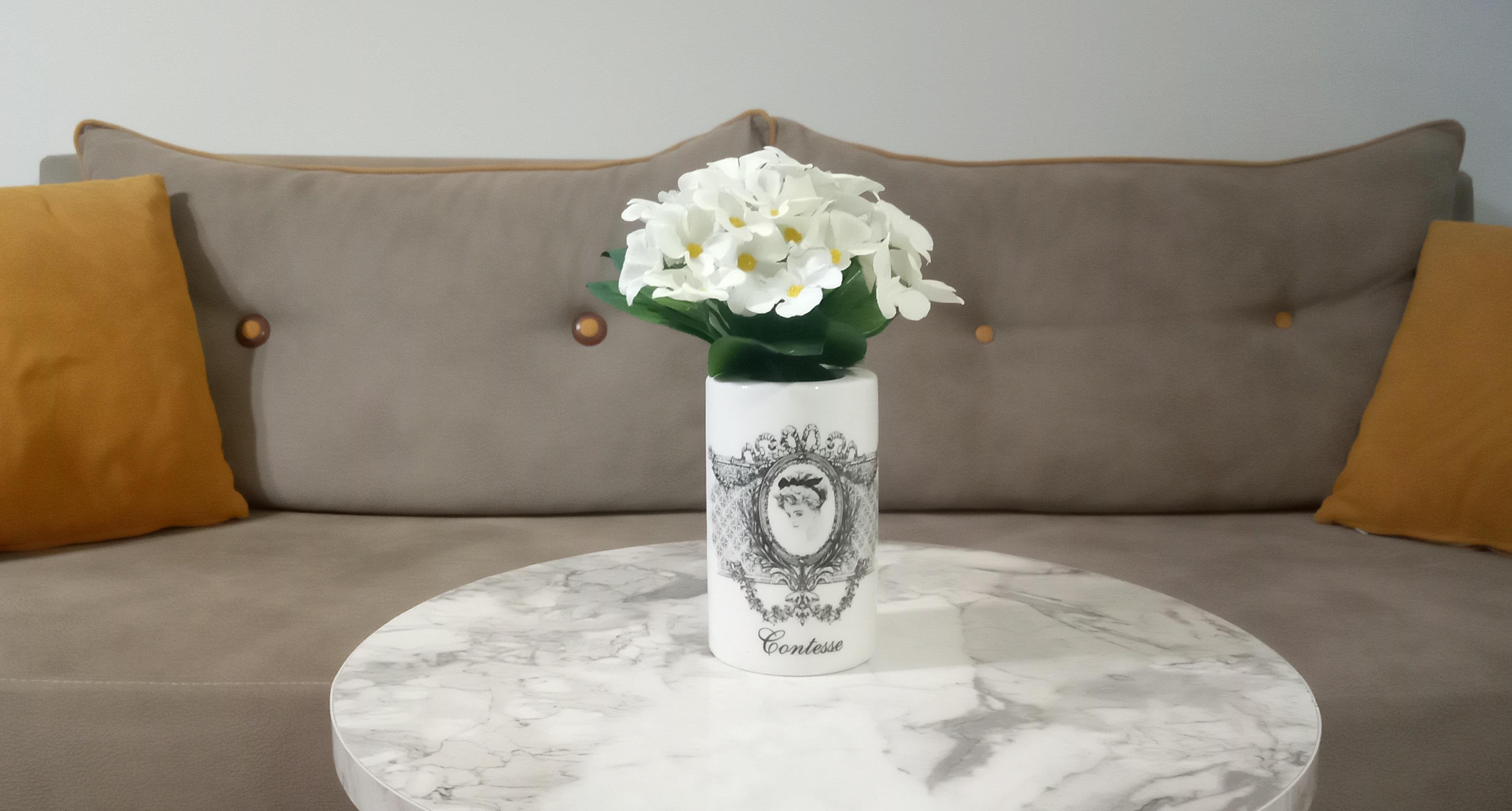 2 Adet Vazo Dahil,Vazoda Çiçek,Beyaz Yapay Çiçek,Vazo Dekoratif Kraliçe Model 7X7X16Cm 