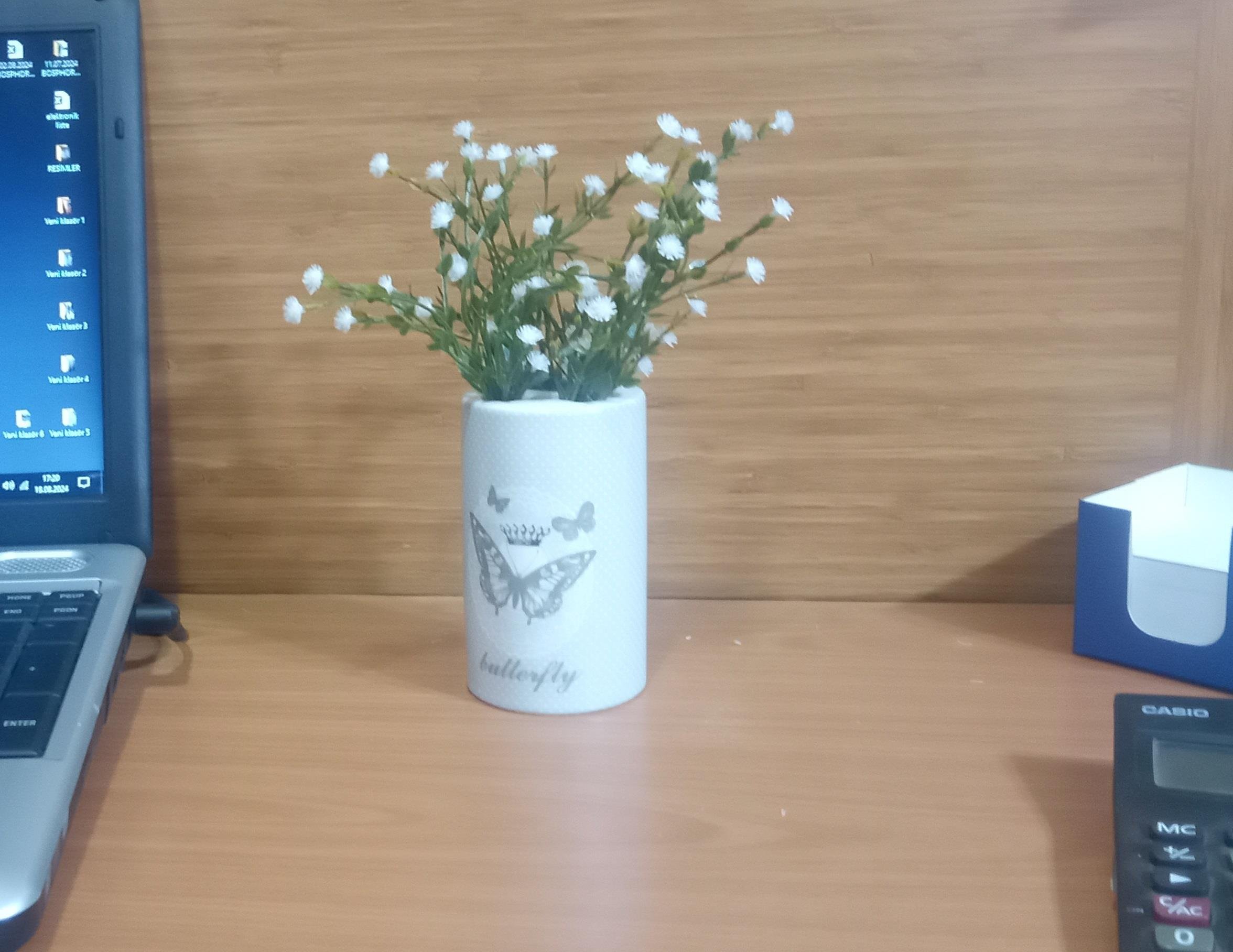2 Adet Vazo Dahil,Vazoda Çiçek,Beyaz Yapay Çiçek,Vazo Dekoratif Kelebek Desenli 7X7X16Cm