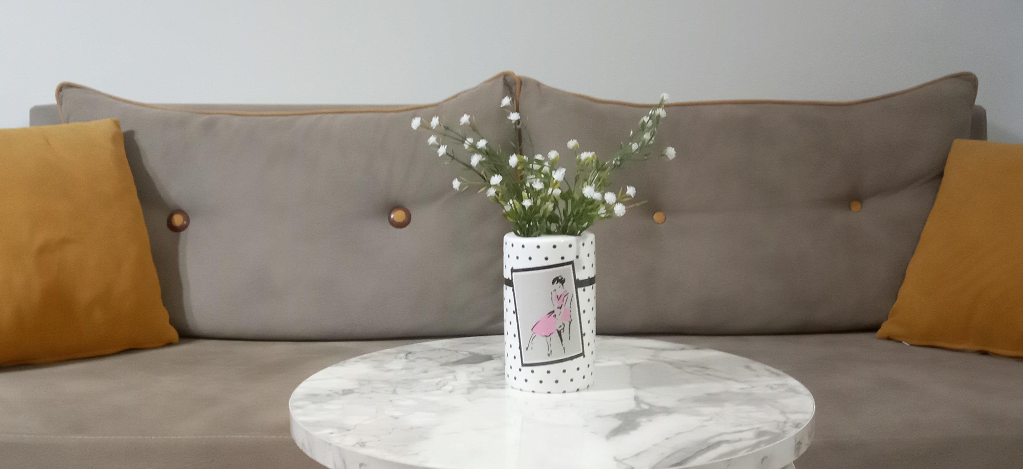 2 Adet Vazo Dahil,Vazoda Çiçek,Beyaz Yapay Çiçek,Vazo Dekoratif Pembe Elbiseli Kadın 7X7X16Cm 