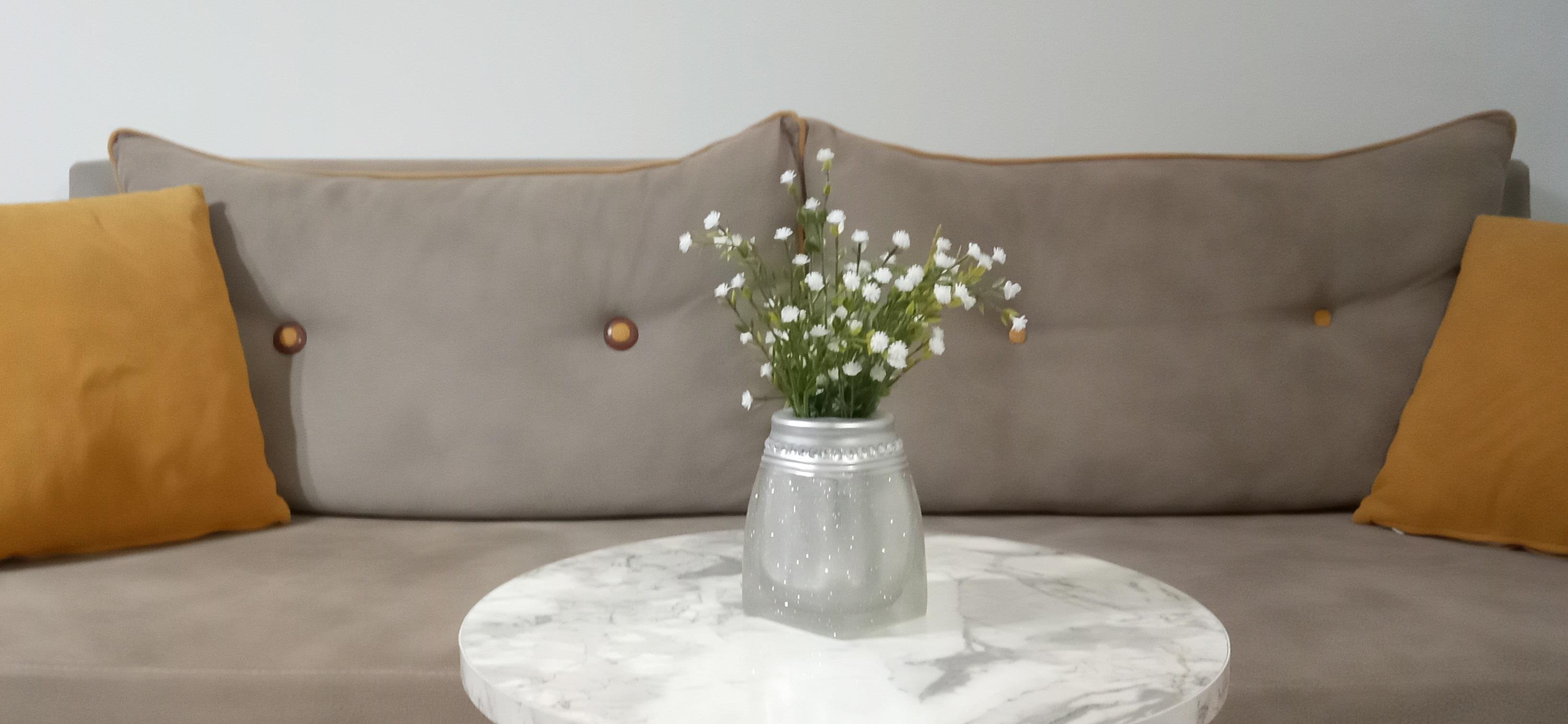 2 Adet Vazo Dahil,Vazoda Çiçek,Beyaz Yapay Çiçek,Vazo Dekoratif Kristal Taşlı Gümüş Poliresin 7X7X15Cm 