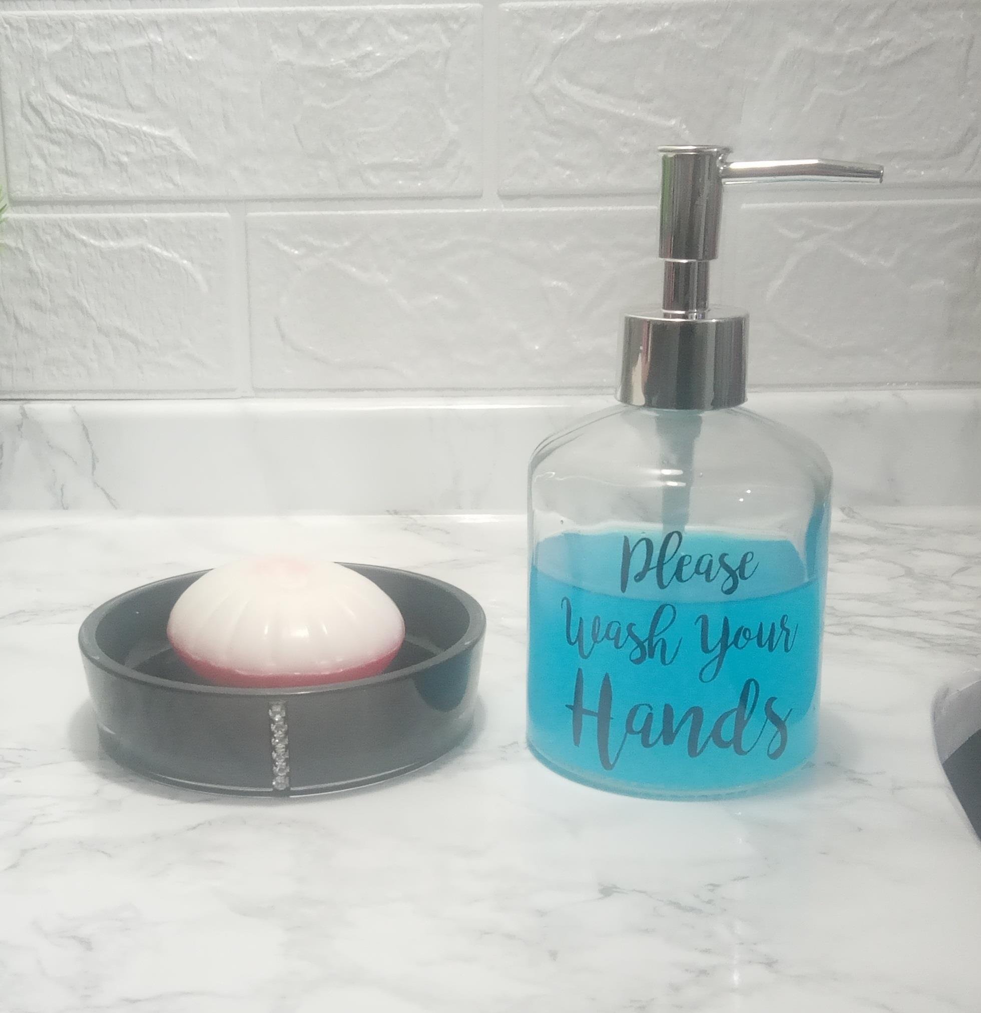 Banyo Seti,Yazılı Cam Sıvı Sabunluk Ve Akrilik Siyah Taşlı Sabunluk 