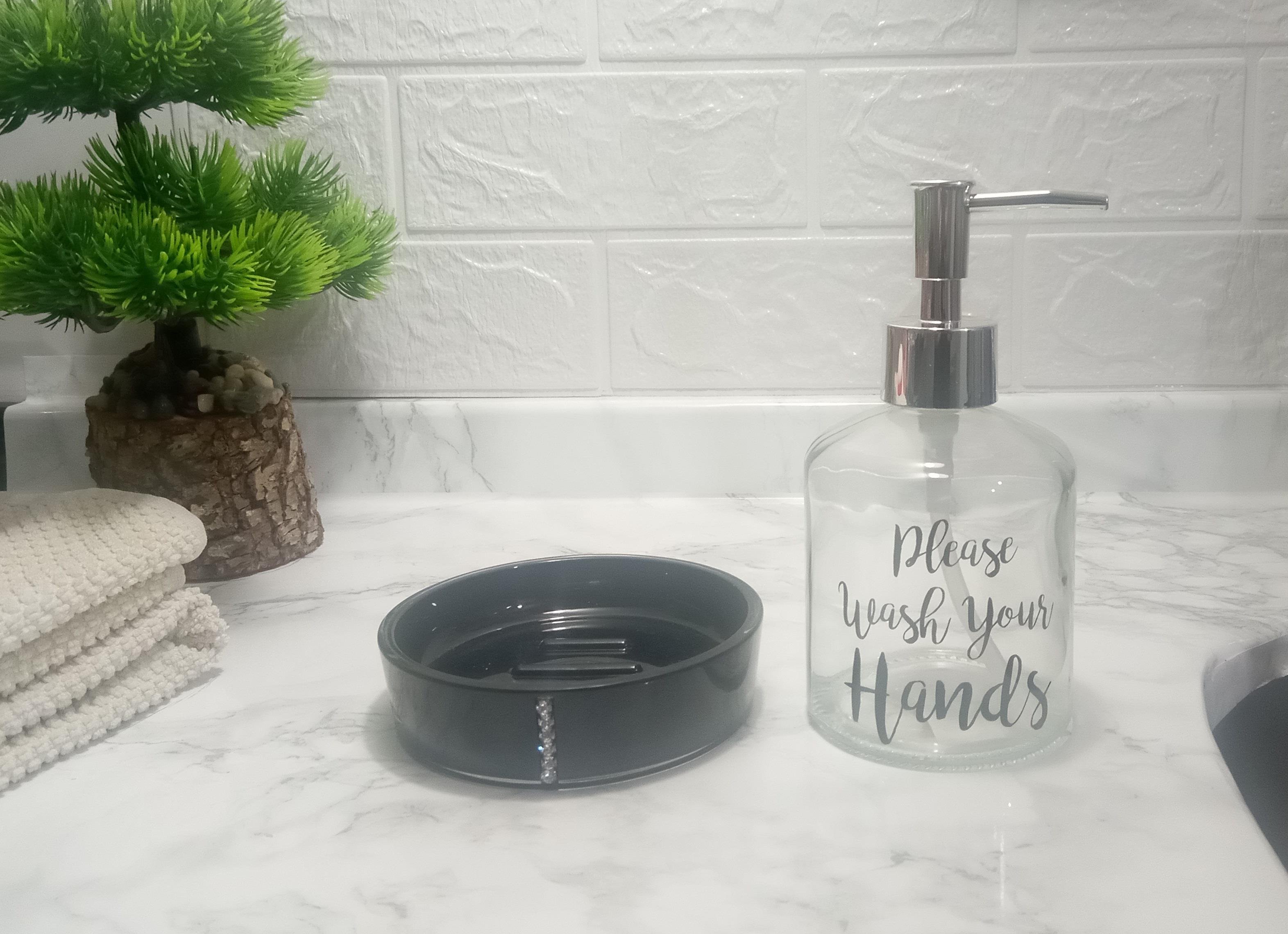 Banyo Seti,Yazılı Cam Sıvı Sabunluk Ve Akrilik Siyah Taşlı Sabunluk 
