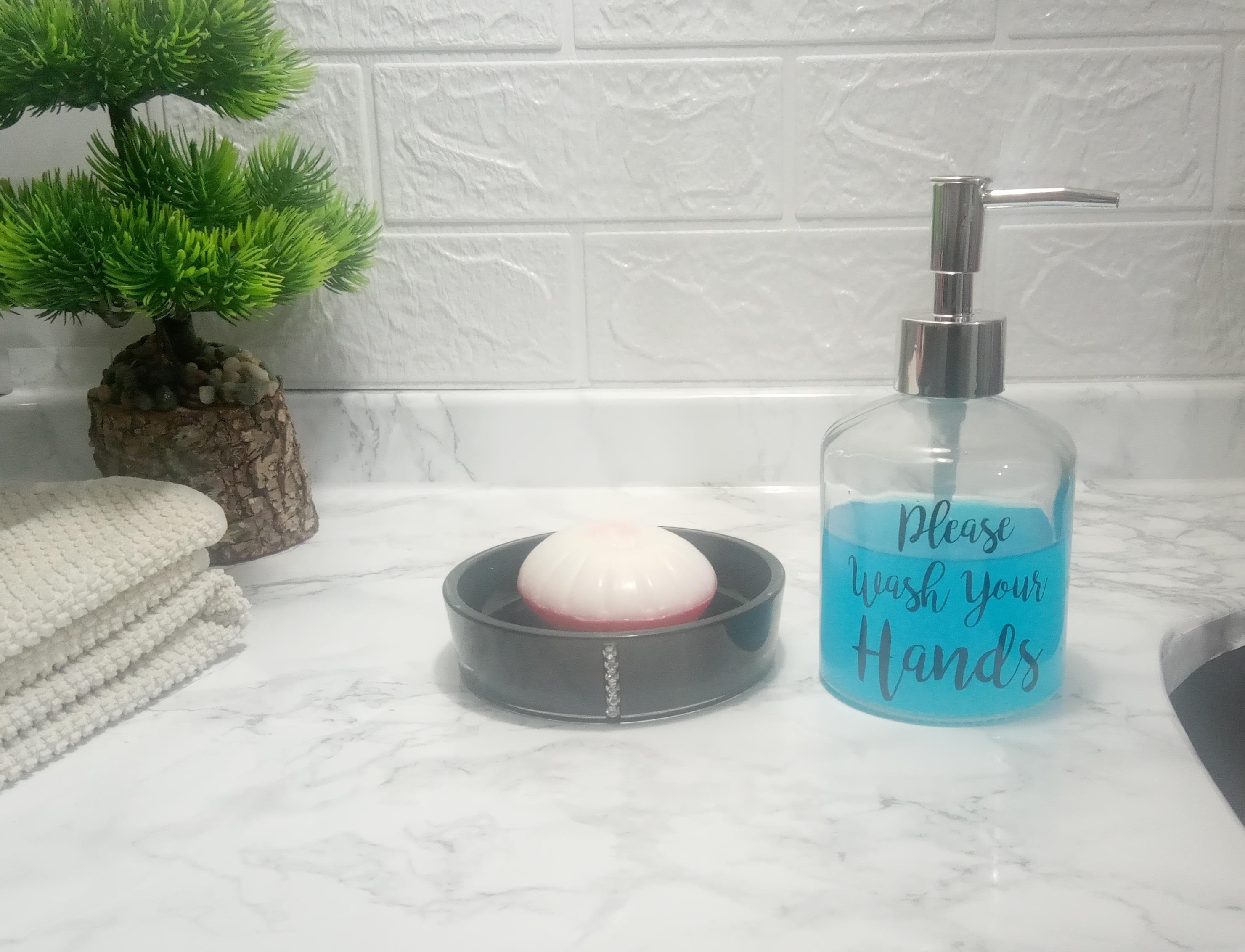 Banyo Seti,Yazılı Cam Sıvı Sabunluk Ve Akrilik Siyah Taşlı Sabunluk 
