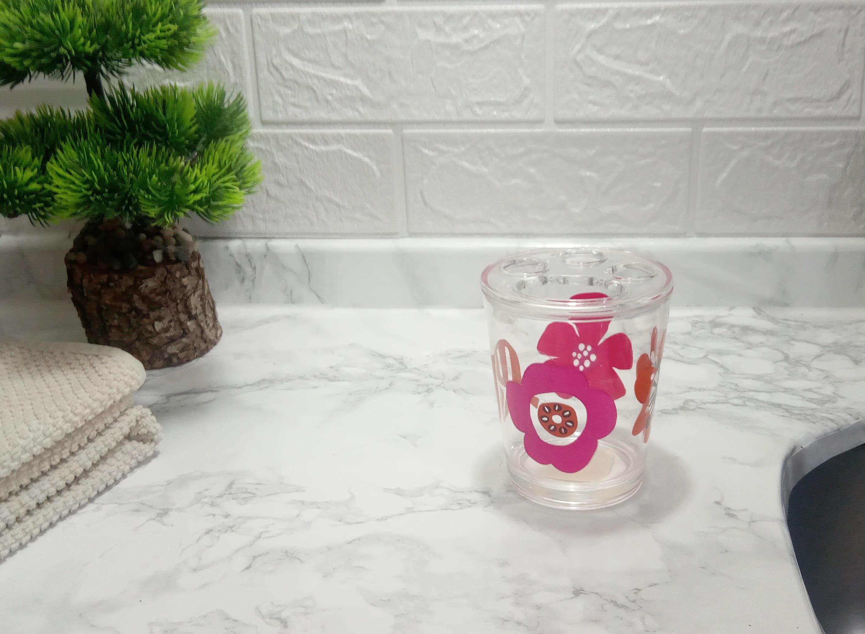 Diş Fırçalık Kırmızı Papatya Akrilik 8x8x9cm