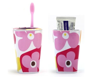 Diş fırçalık ve macun kabi 2 Li Banyo Seti ,Kırmızı Papatya Melamin