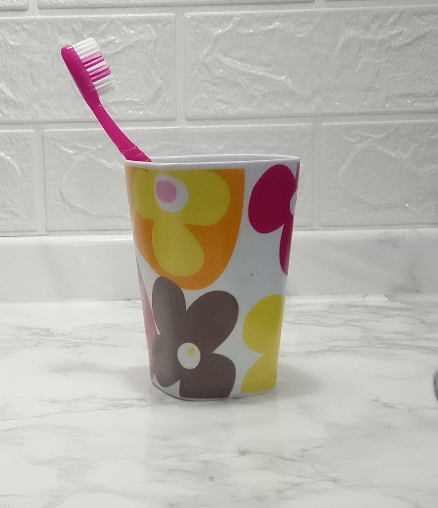 Diş Fırçalık Ve Macun Kabi Kırmızı Papatya 7x7x11cm 300ml