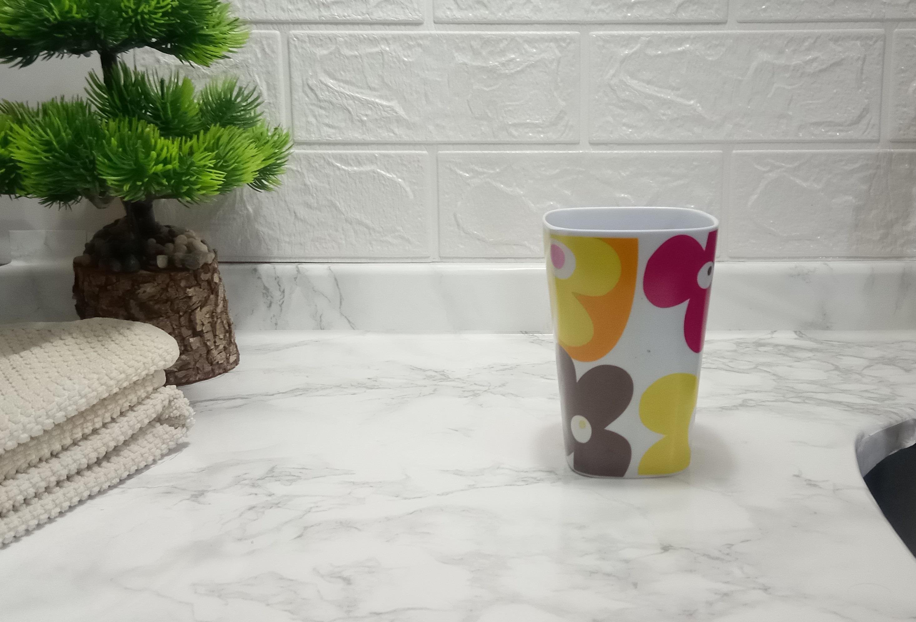 Diş Fırçalık Ve Macun Kabi Kırmızı Papatya 7x7x11cm 300ml