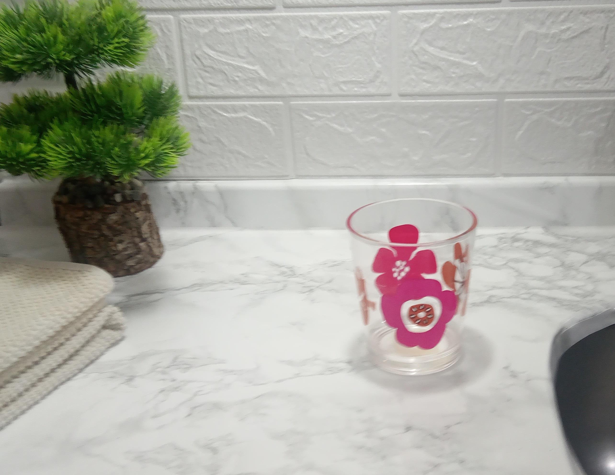 Diş Fırçalık Ve Macun Kabı Kırmızı Papatya 8x8x9cm 350ml