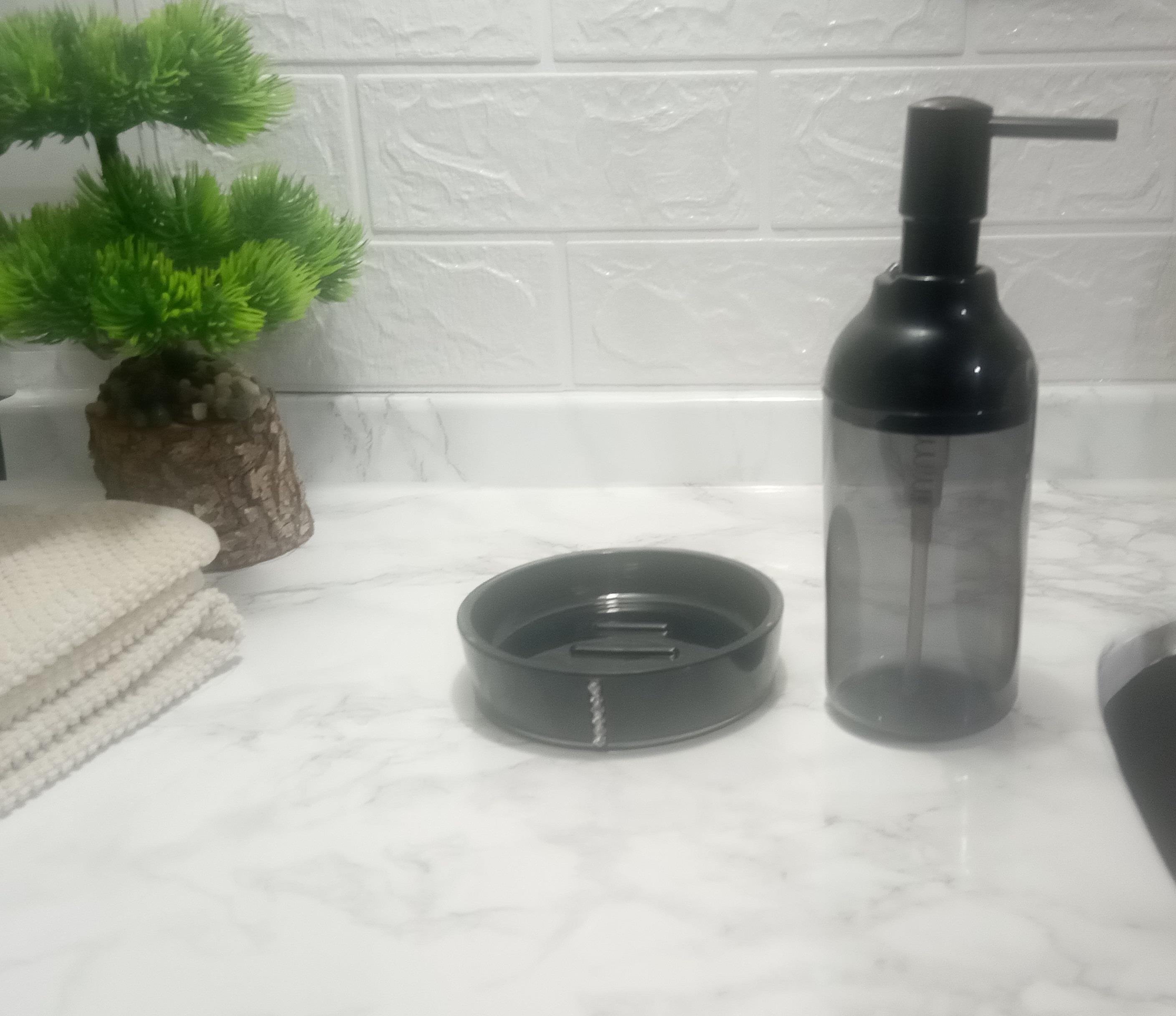 Füme Siyah Akrilik Sıvı Sabunluk Ve Siyah Taşlı Sabunluk 2 Li Banyo Seti