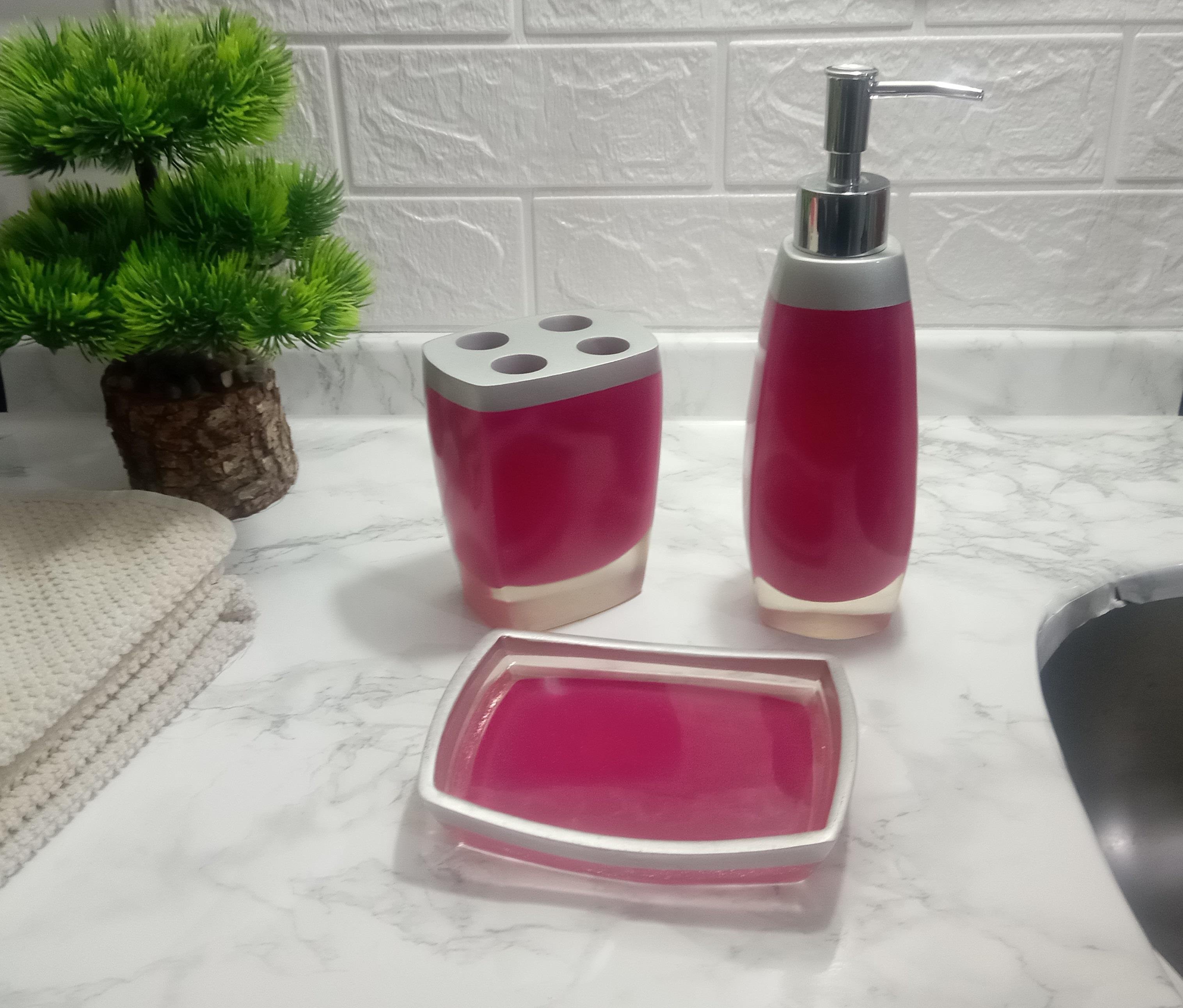 Gri Pembe 3 Lü Banyo Seti Poliresin