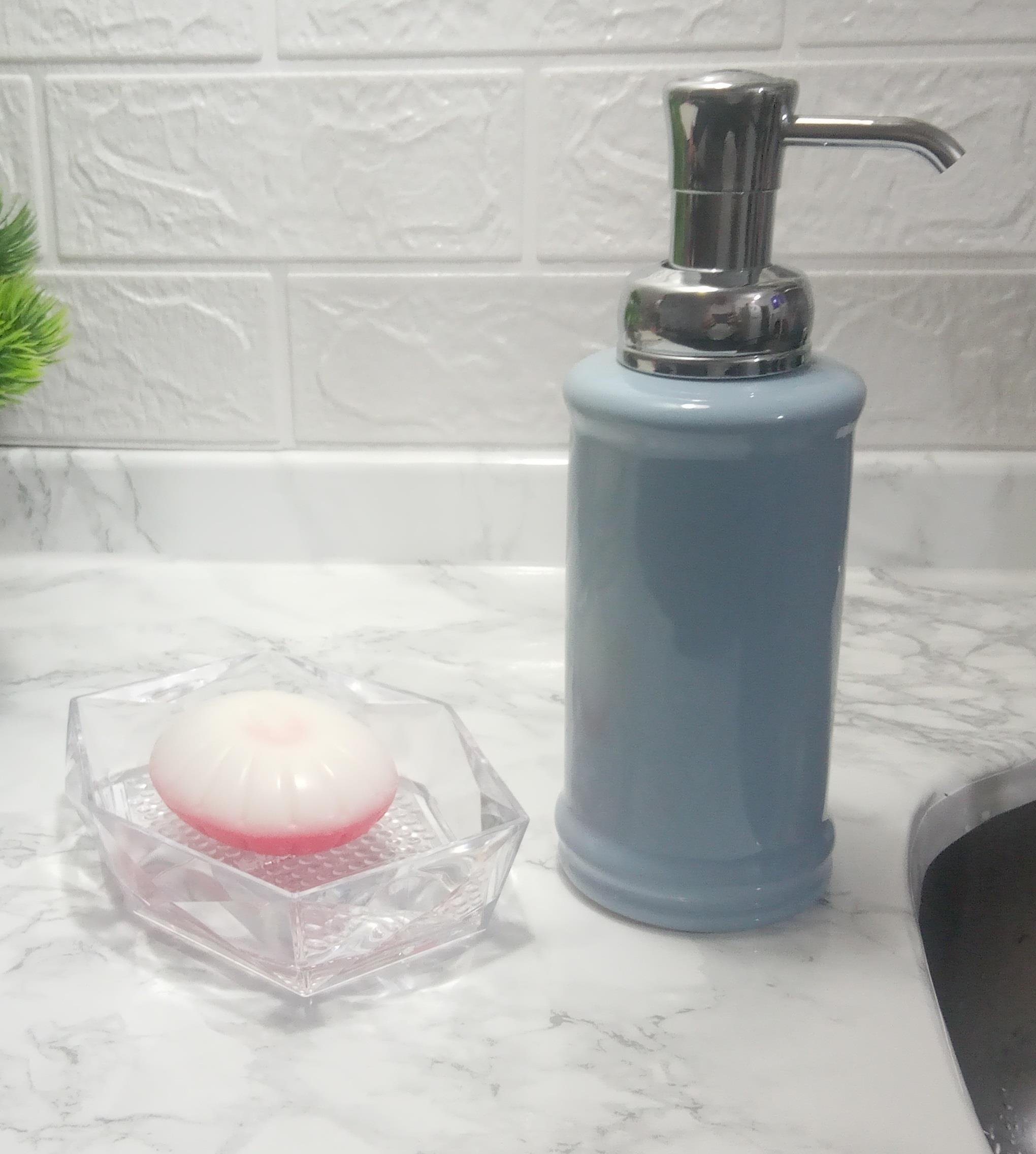 Gri Porselen Sıvı Sabunluk Ve Akrilik Sabunluk 2 Li Banyo Seti