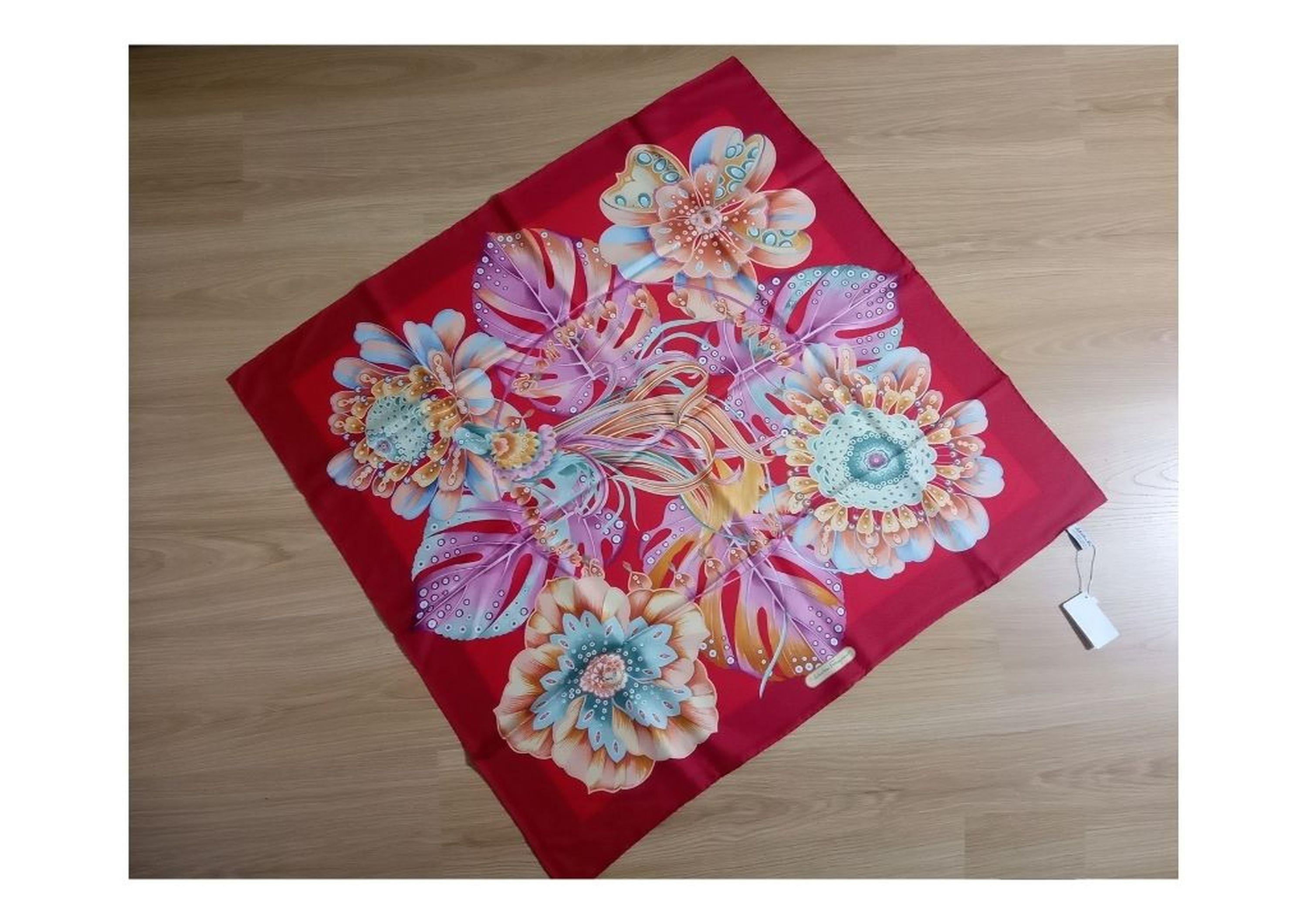 Orjinal İtalyan Salvatore Ferragamo Marka İpek Eşarp,Fular,Şal 86X88Cm