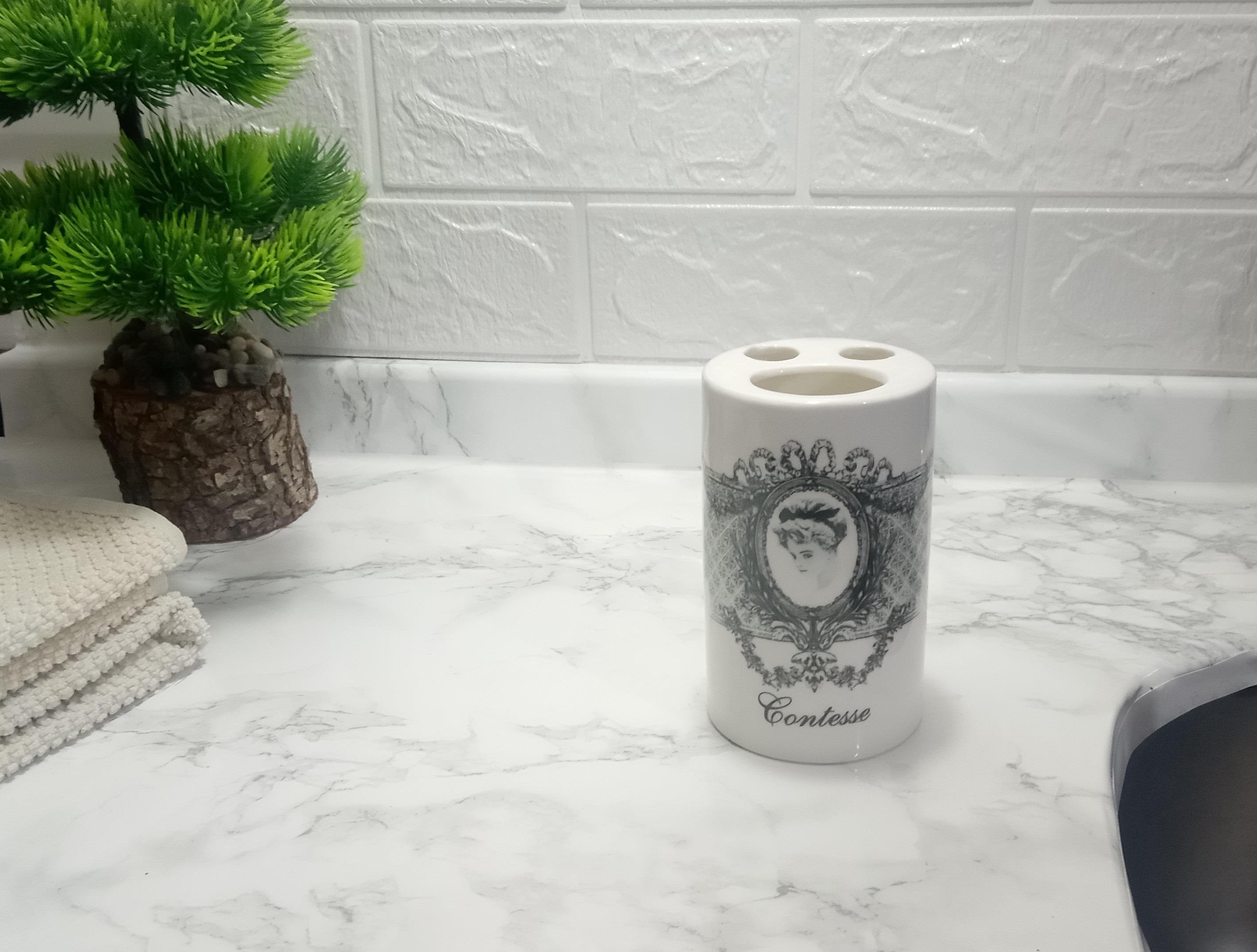 Seramik Diş Fırçalık Kraliçe Model 7x7x11cm