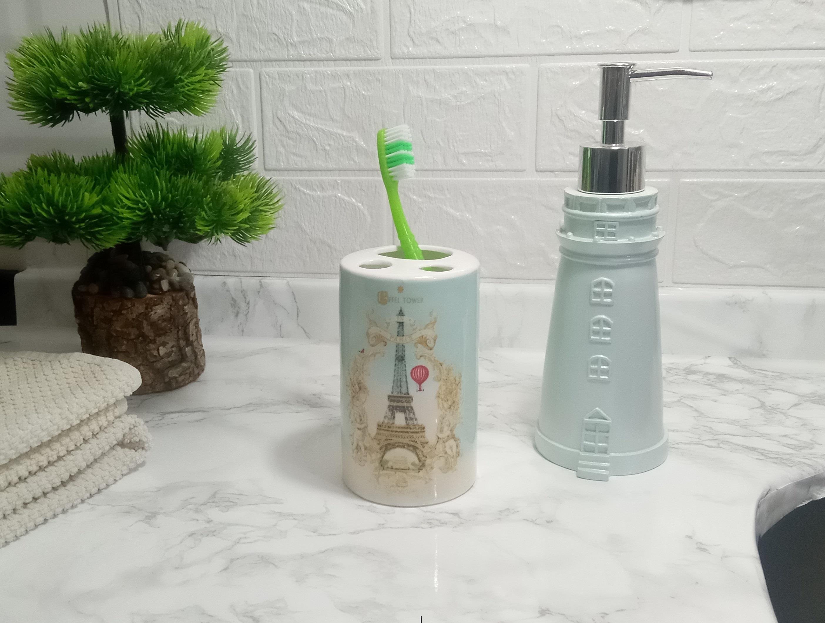 Sıvı Sabunluk Ve Diş Fırçalık 2 Li Banyo Seti,Deniz Feneri Ve Paris