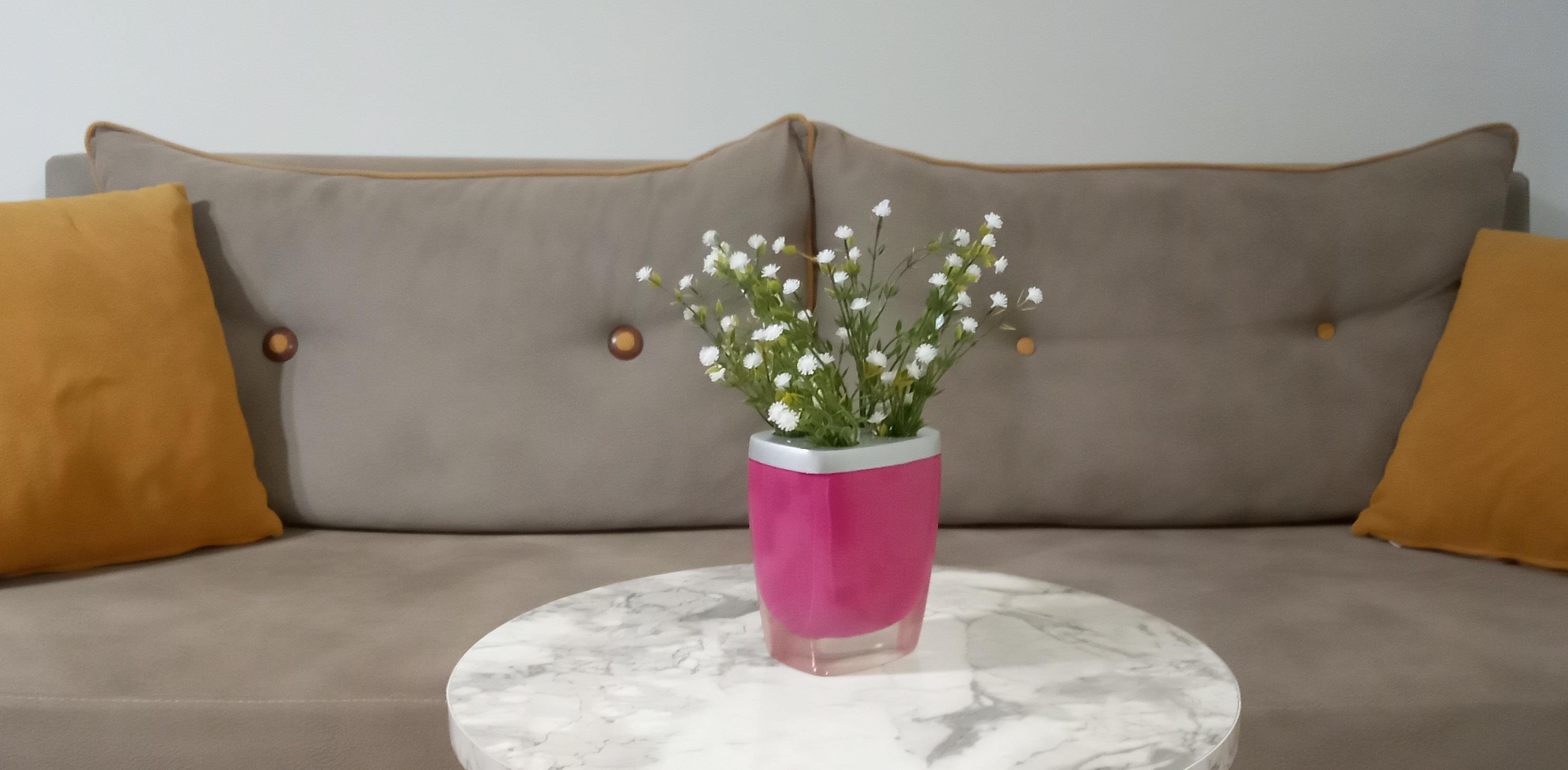 Vazoda Çiçek,Beyaz Yapay Çiçek,Vazo Dekoratif Gri Pembe Poliresin 8X4X16Cm 