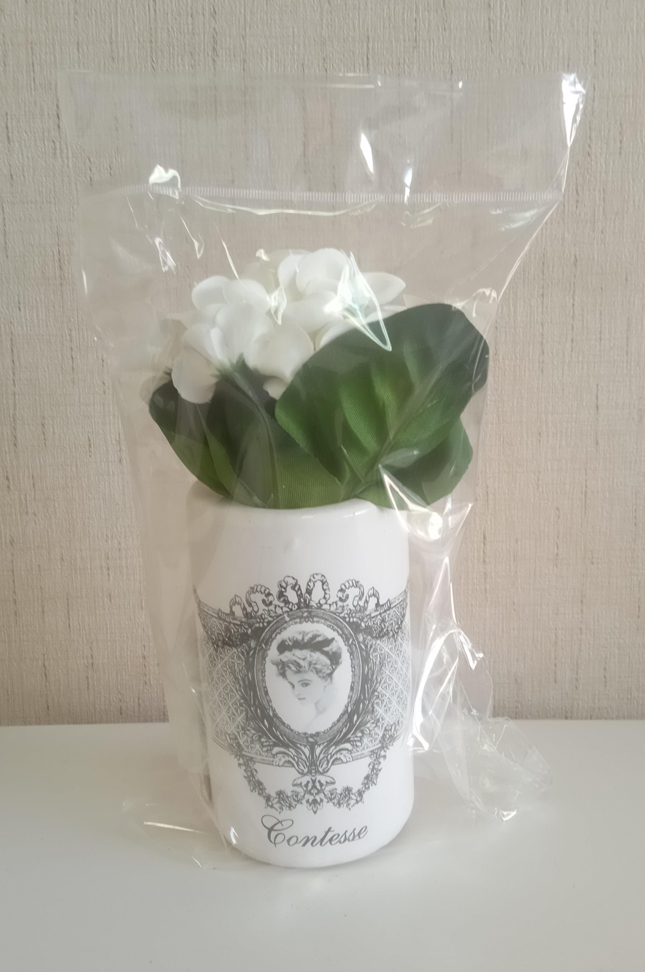 Vazoda Çiçek,Beyaz Yapay Çiçek,Vazo Dekoratif Kraliçe Model 7X7X16Cm 