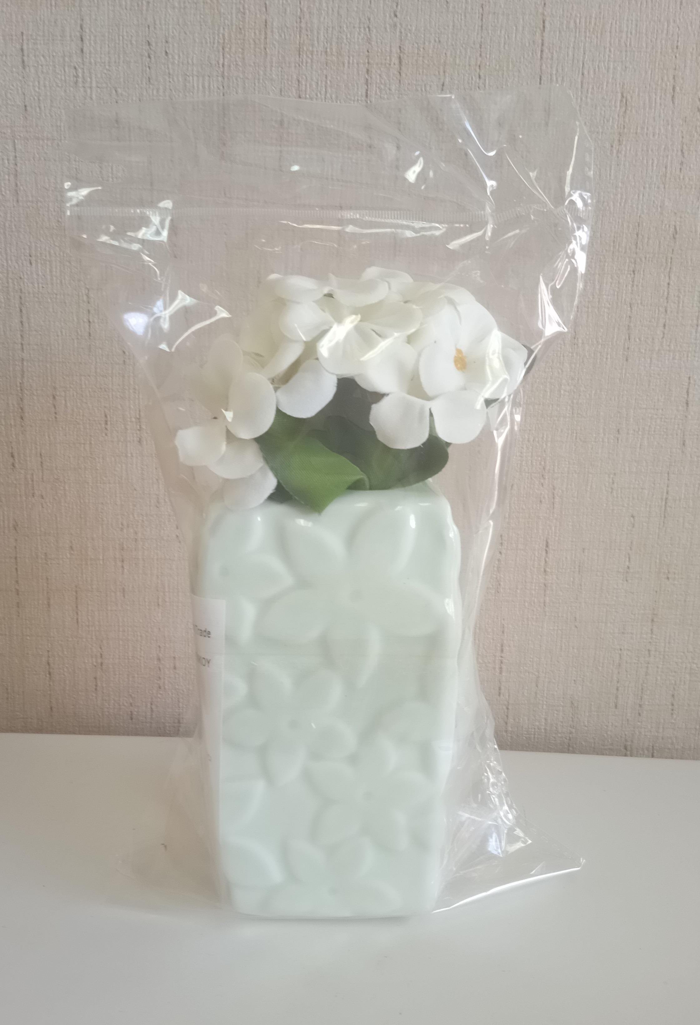 Vazoda Çiçek,Beyaz Yapay Çiçek,Vazo Dekoratif Çiçekli Su Yeşili 7X7X17Cm   