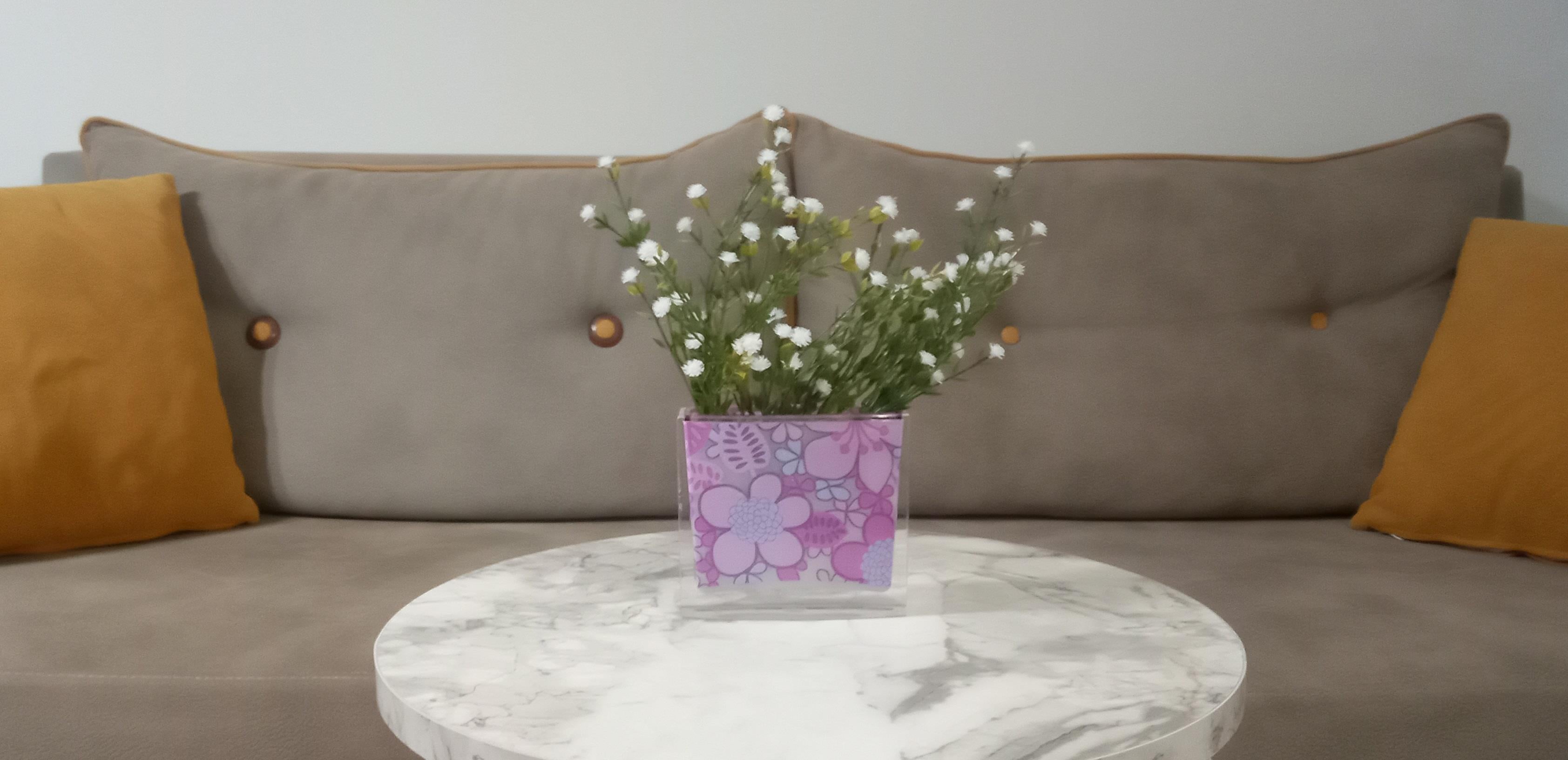 Vazoda Çiçek,Beyaz Yapay Çiçek,Vazo Dekoratif Pembe Çiçekli  10X15X3Cm  