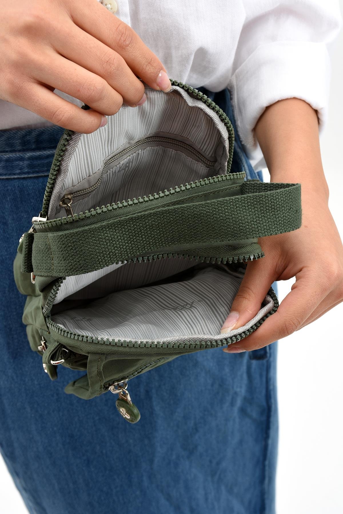 Çapraz Askılı Ultra Hafif Çok Cepli Bayan Omuz Çantası Yeşil (Model: 571-6K)