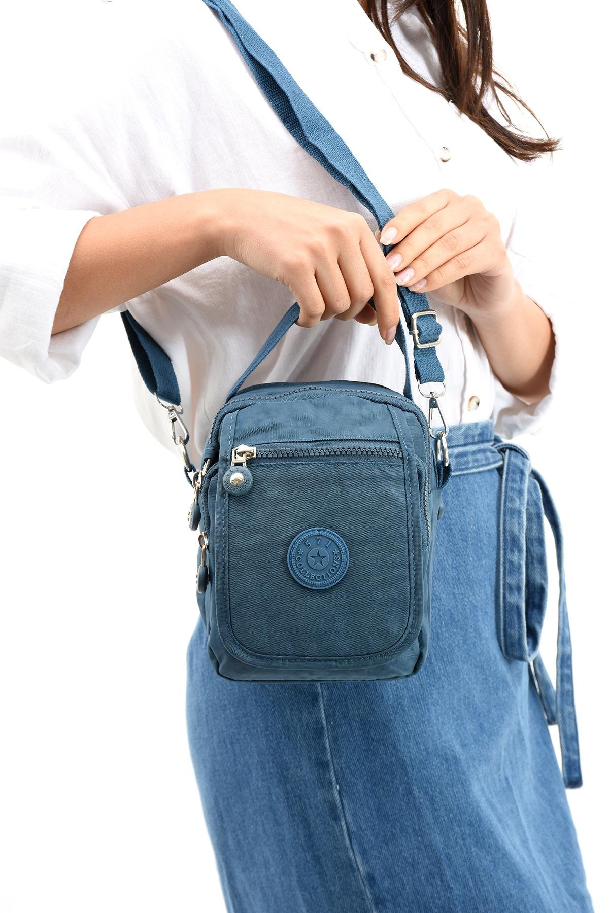 Çapraz Askılı Ultra Hafif Çok Cepli Bayan Omuz Çantası Mavi (Model: 571-6K)