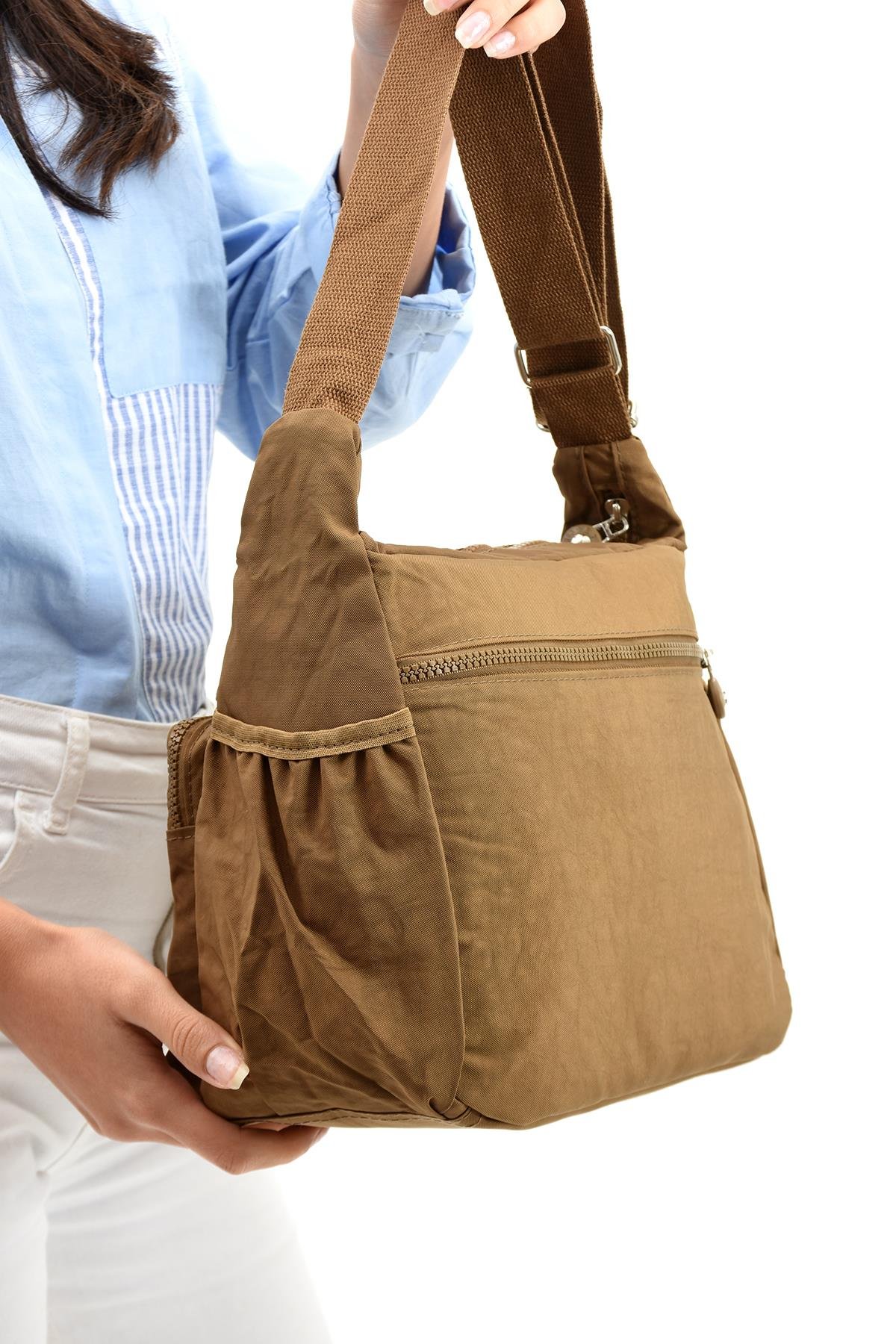 Çapraz Askılı Ultra Hafif Çok Cepli Bayan Omuz Çantası Taba (Model: 571-6A) 