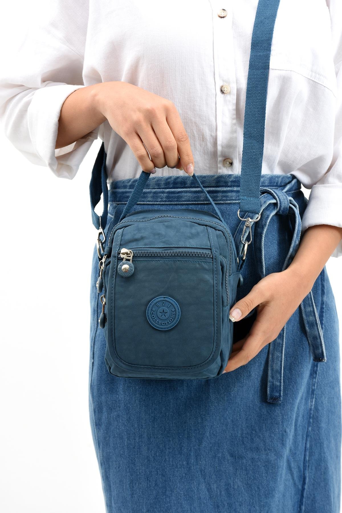 Çapraz Askılı Ultra Hafif Çok Cepli Bayan Omuz Çantası Mavi (Model: 571-6K)