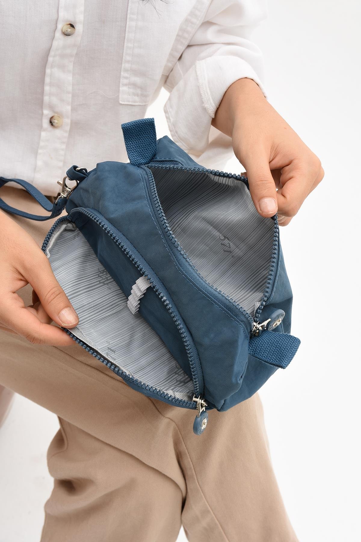 İki Bölmeli Kalemlik (Yıkanabilir ve Su Geçirmez, Makyaj Çantası ) Mavi (Model: 571-15J)