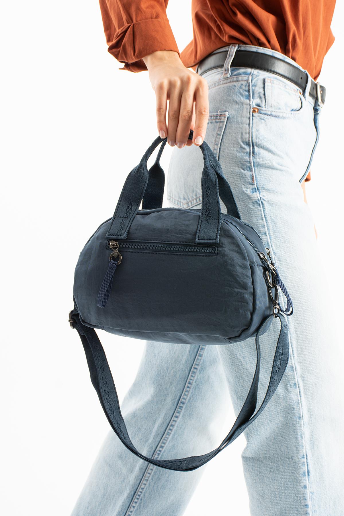 571-13-14HPolyamid Kumaş Omuz Kol Çantası Lacivert Model: (571-13-14H)