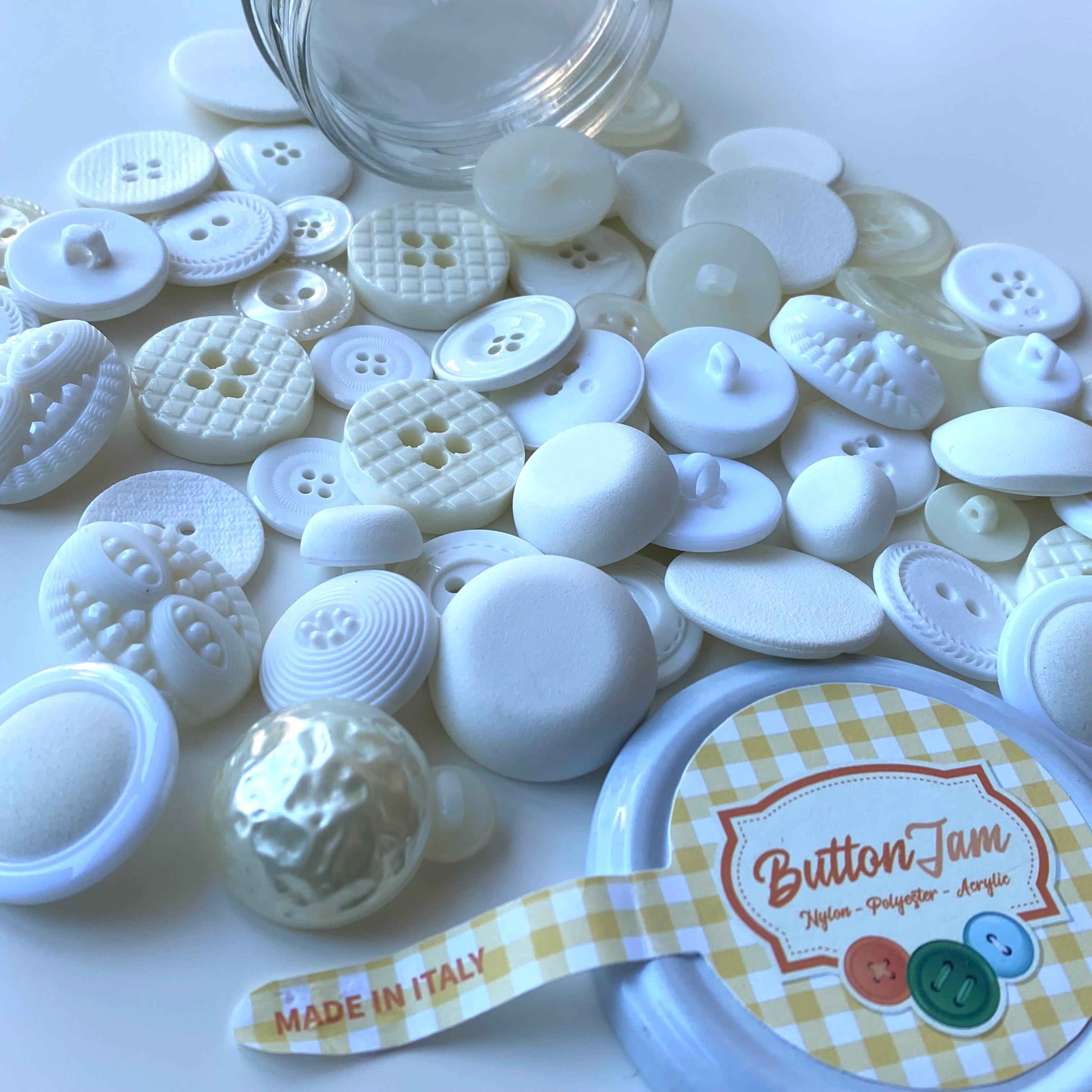 Button Jam Kavanozda Karşık Boy Ve Modellerde İtalyan Aksesuar Düğmesi - Beyaz ve Krem Karışım