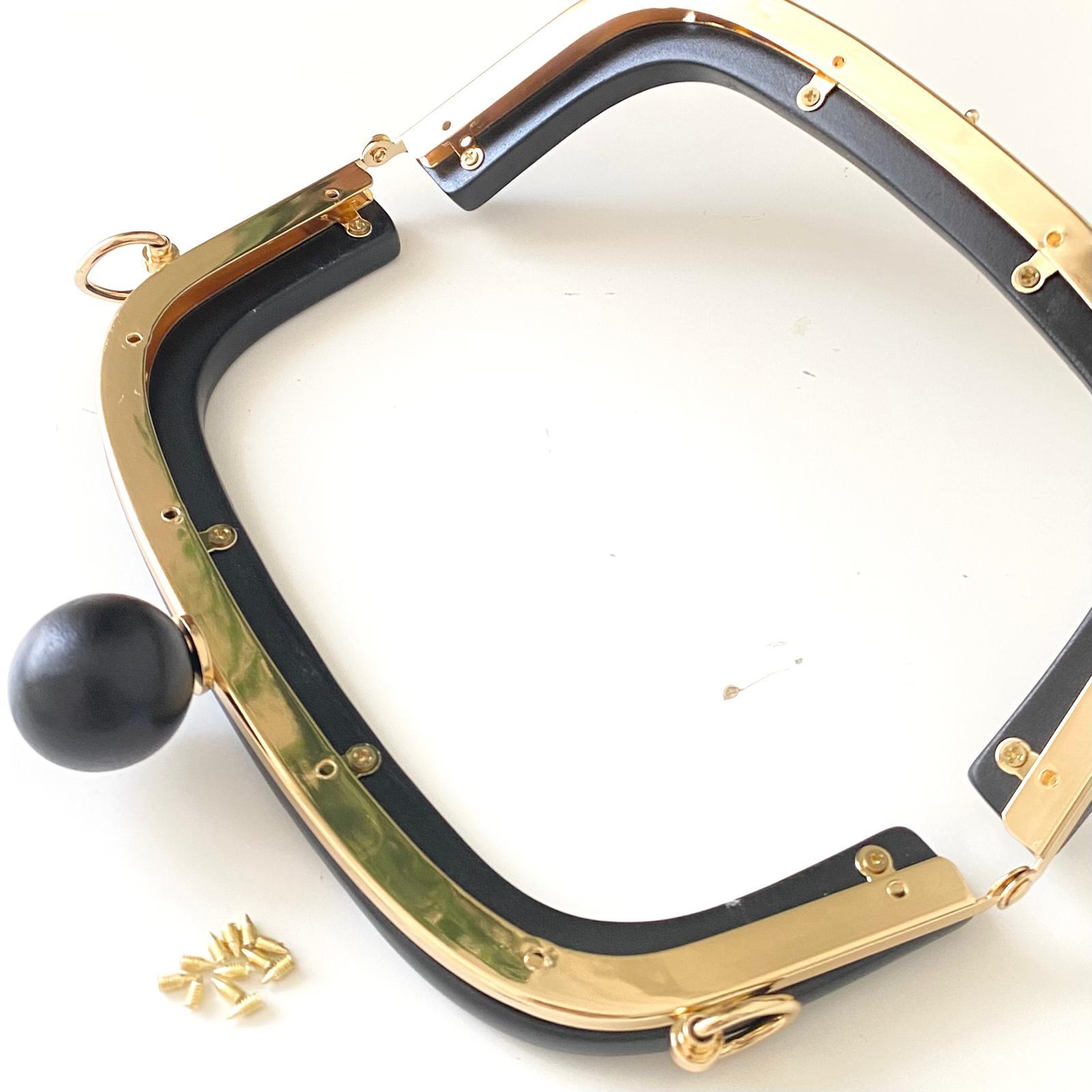 Çanta Bursu Ahşap Oval Boncuklu Siyah ve Metal Şeritli 20 Cm