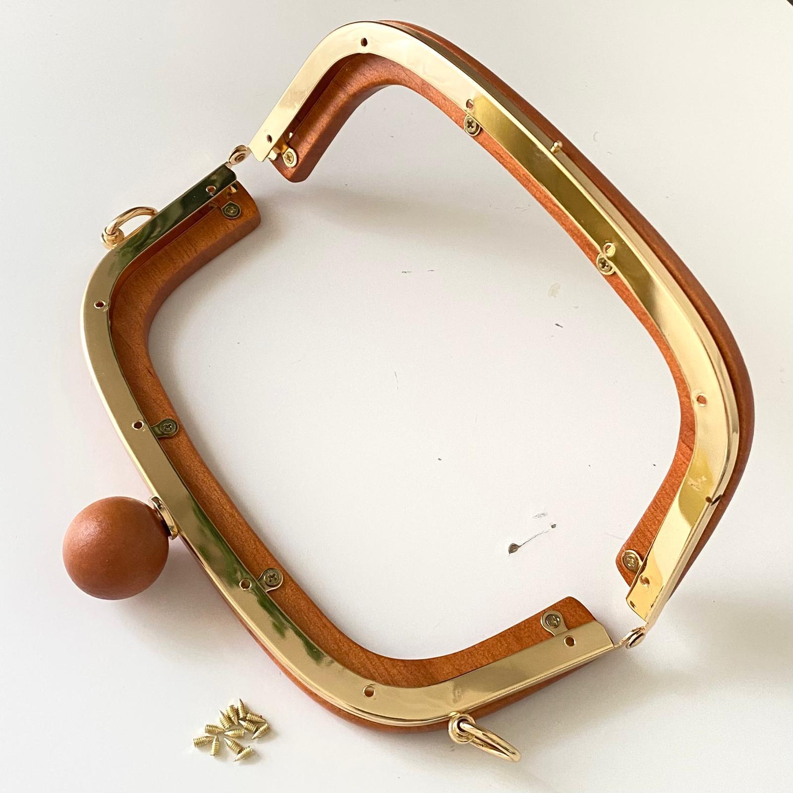 Çanta Bursu Ahşap Oval Boncuklu Sütlü Kahve ve Metal Şeritli 20 Cm