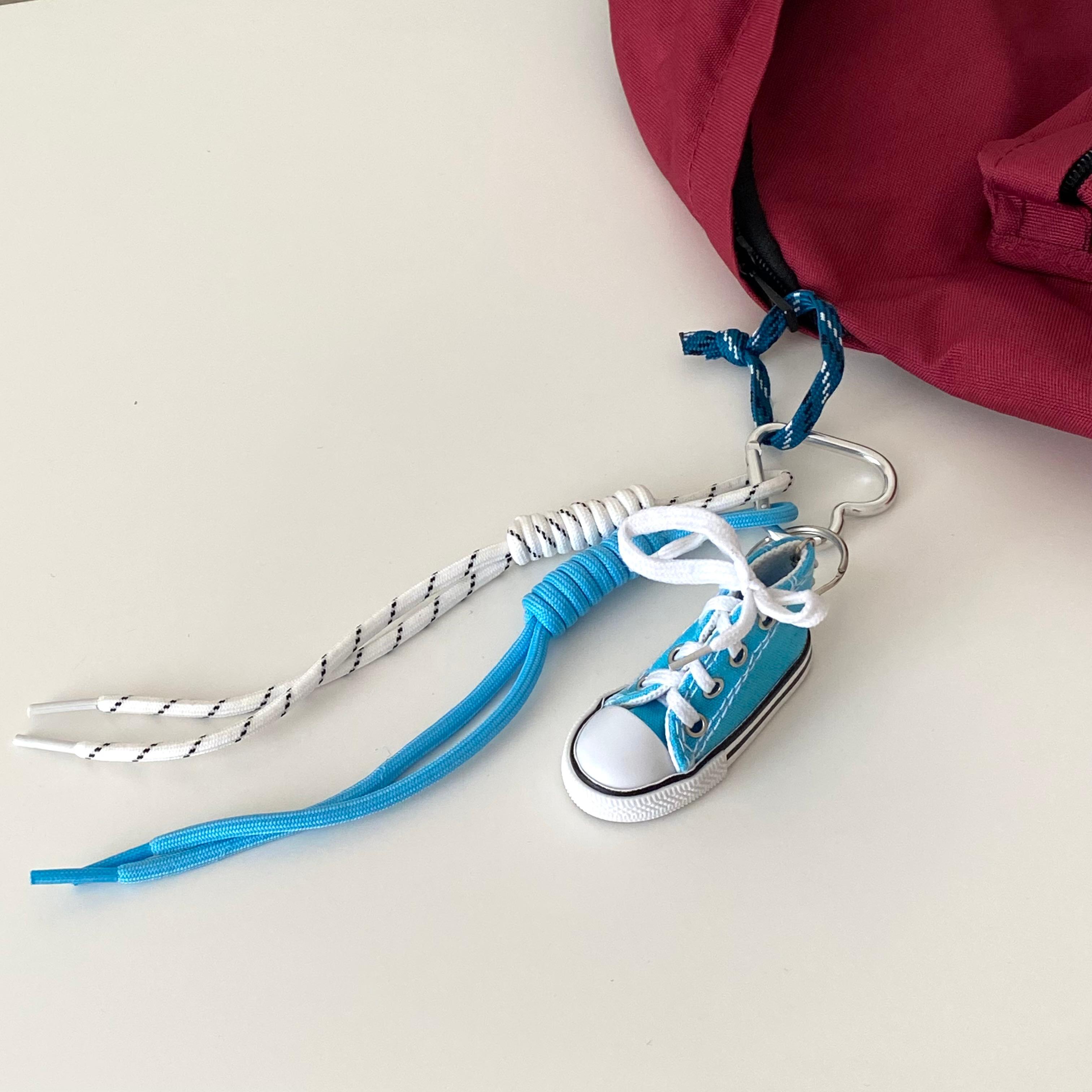 Çanta Charmı Mavi Beyaz Ayakkabı Detaylı