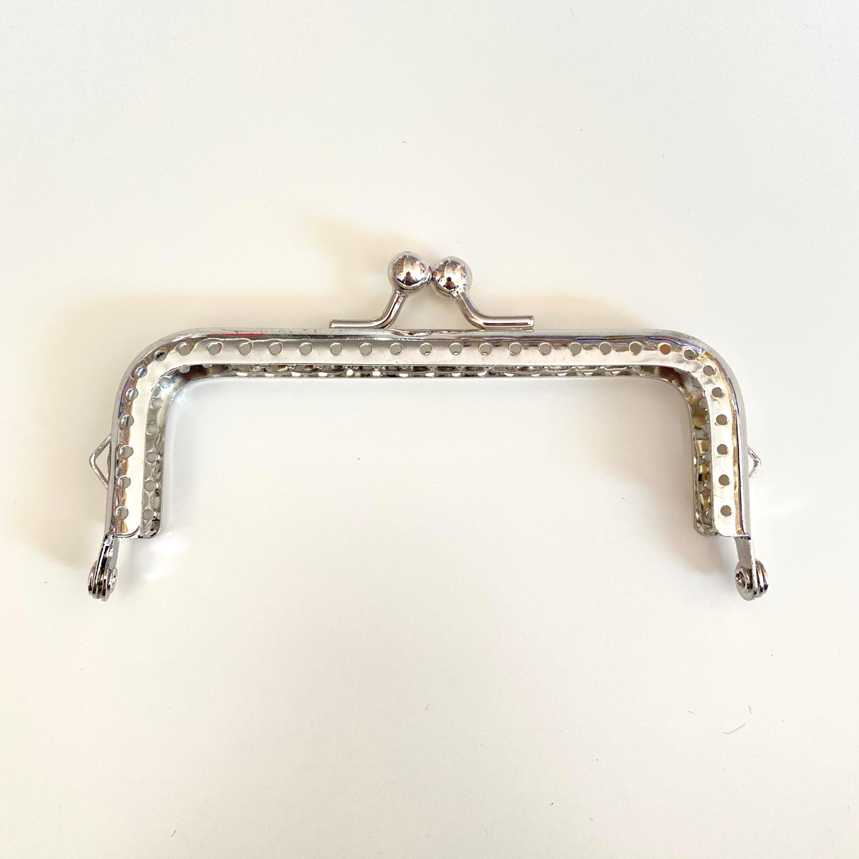 Çanta ve Cüzdan Klipsi Gümüş Renk Köşeli Model  Düz 10,5 Cm