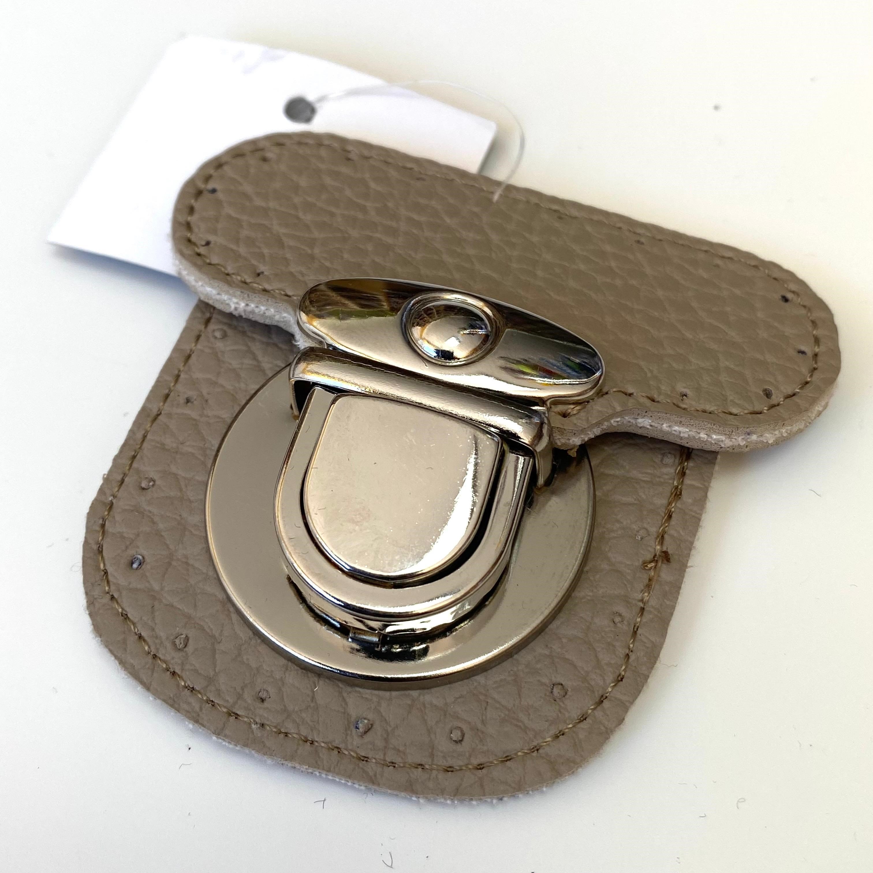 Derili Çanta Kiliti 6 x 6 Cm Taş - Gümüş