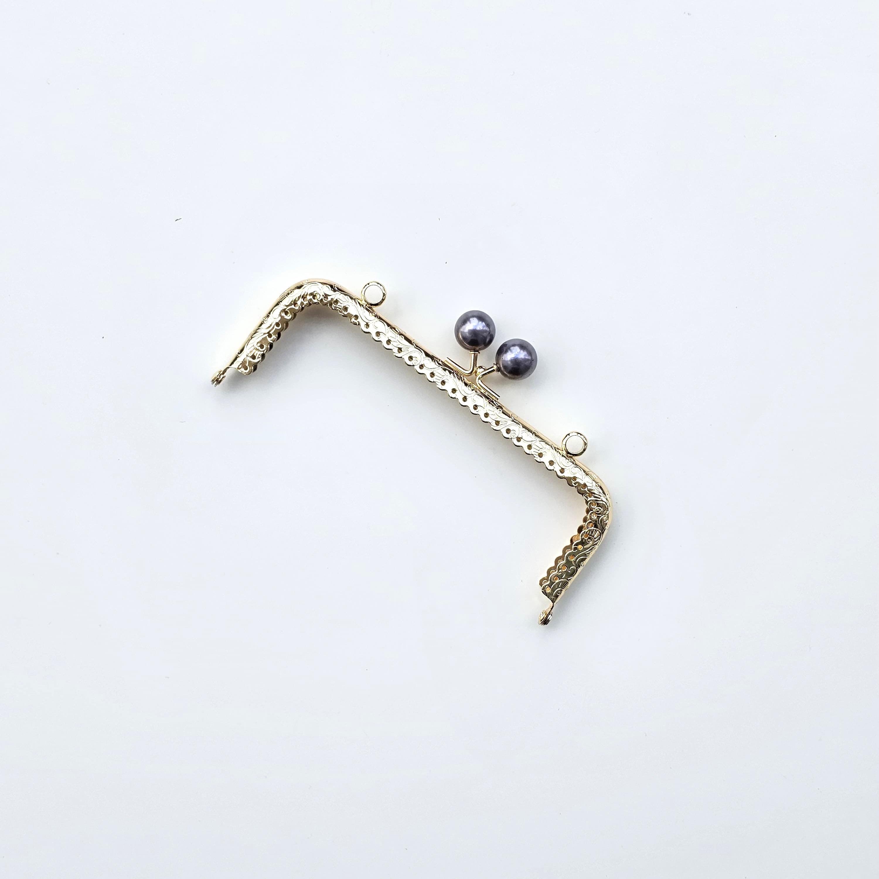 Köşeli Gri Boncuklu İşleme Baskılı Askılıklı Çanta ve Cüzdan Bursu - Klipsi Altın 15 Cm