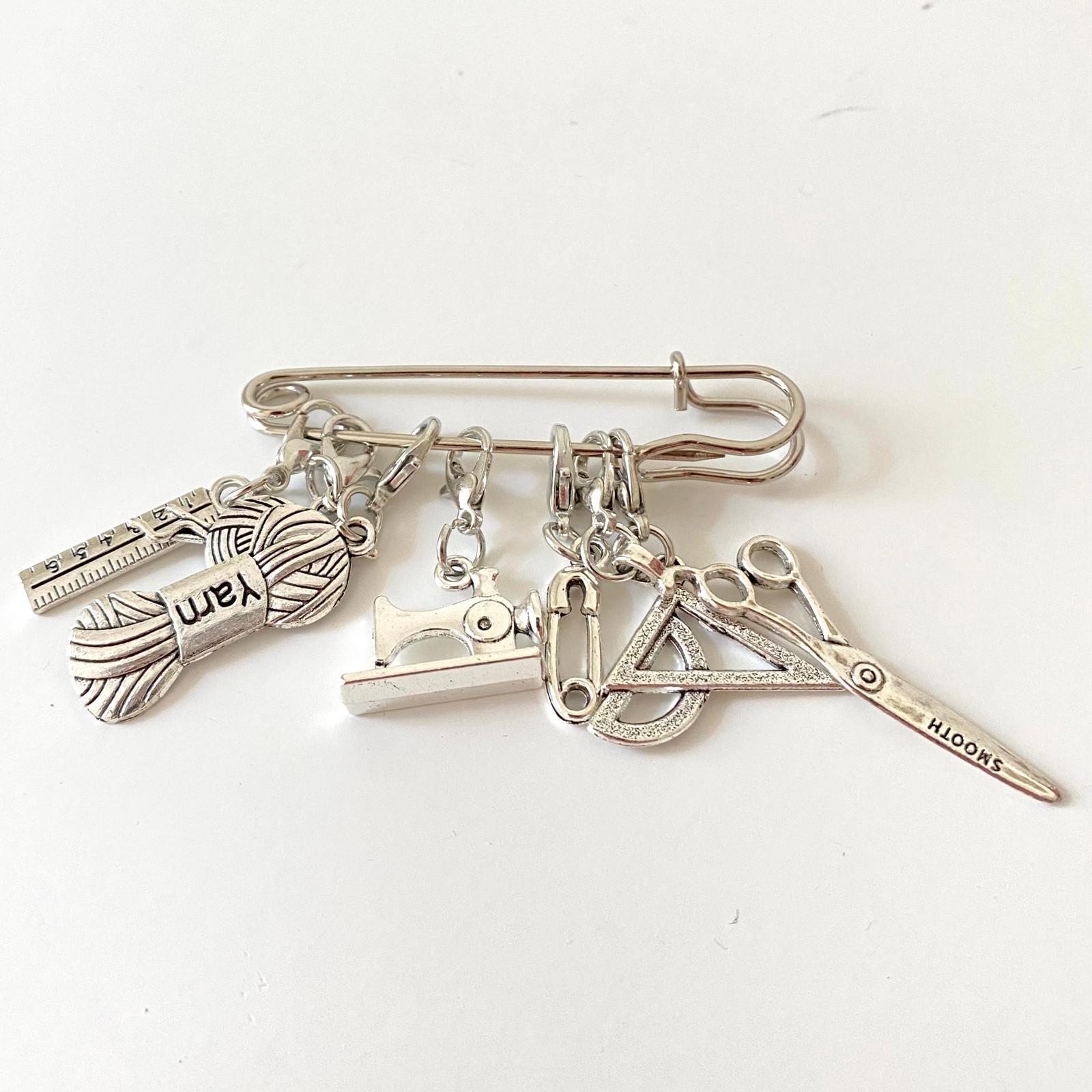 Metal Dikiş ve Hobi Figürlü Broş Set '' B ''