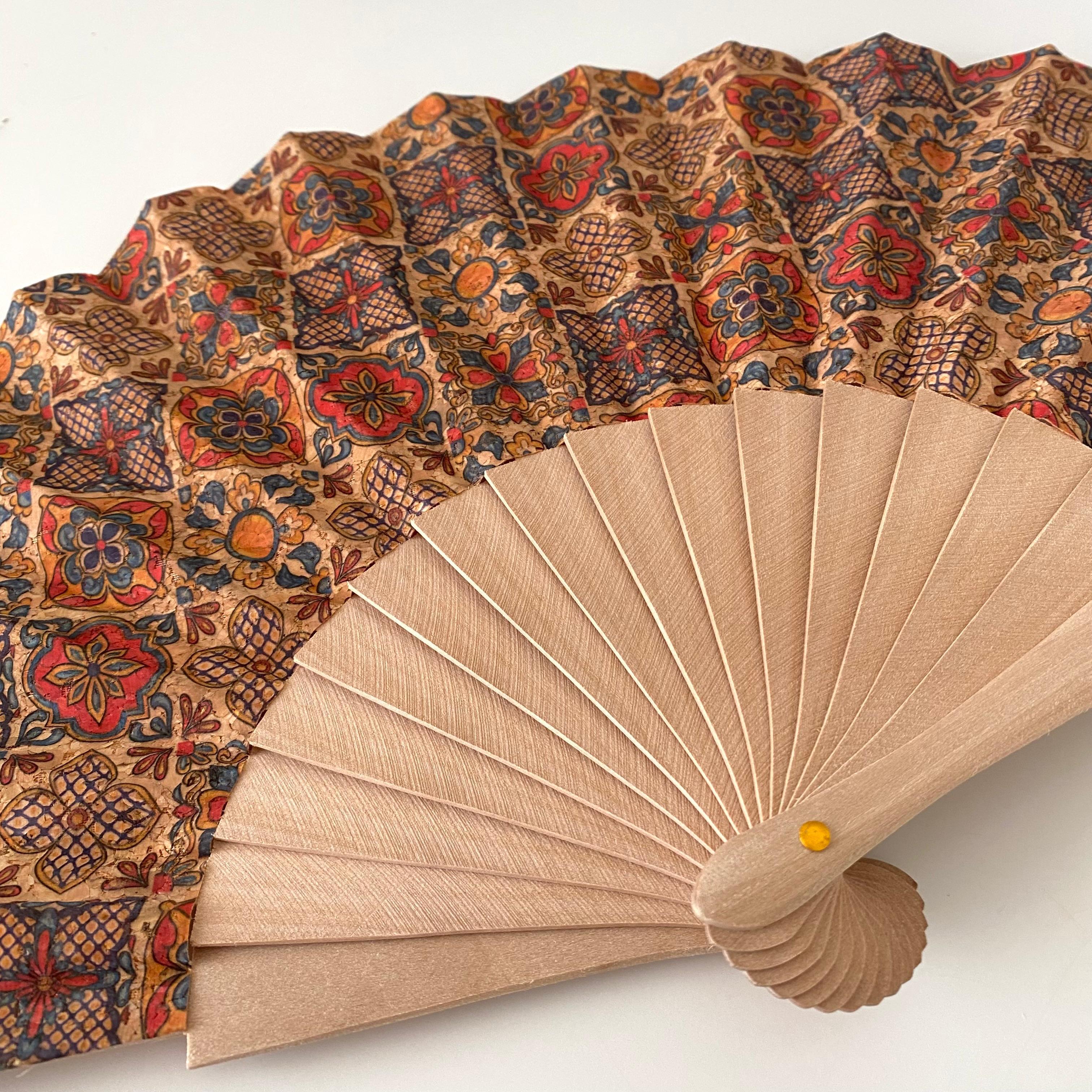 Özel İşlemden Geçmiş Mantar Üzeri Baskılı Ahşap Yelpaze Kod: 1003