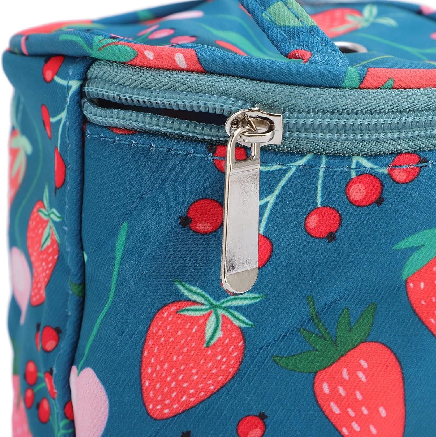 Yumak Çantası 12.5 x 18 Cm Mini Boy LE13 Çilekli Organizer Çanta