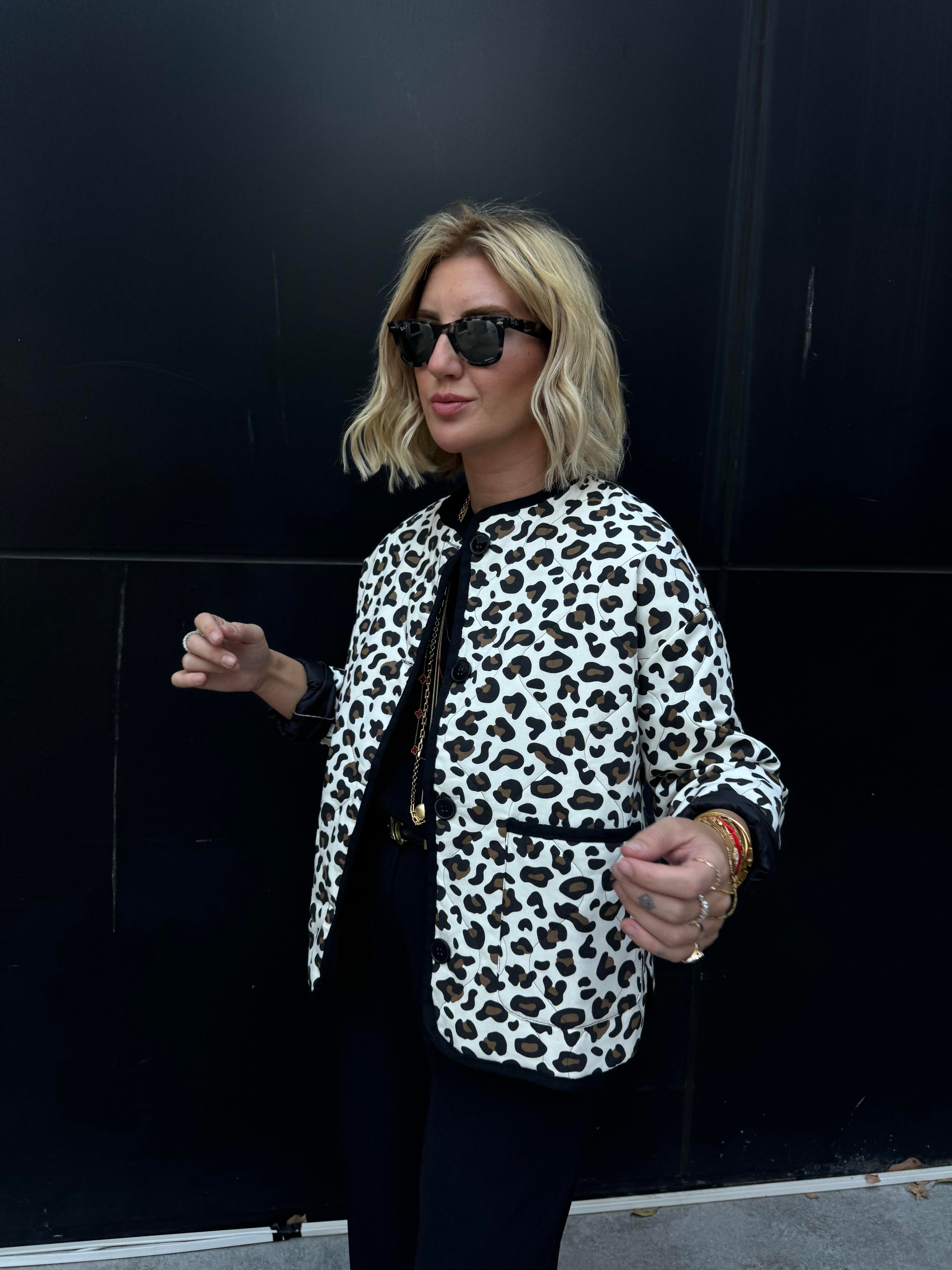 Orijinal Model Bej Leopar Kapitone Mevsimlik Mont