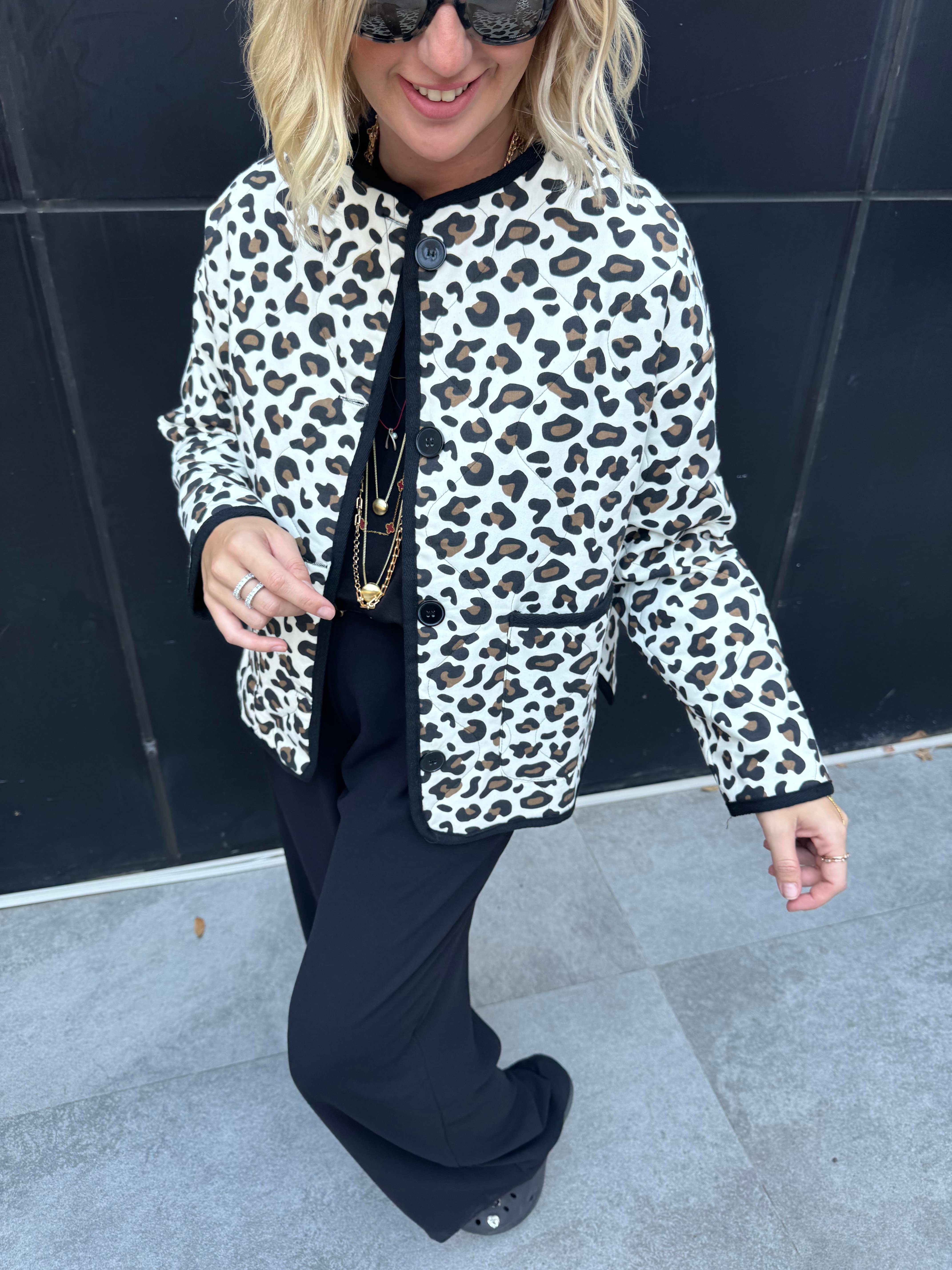 Orijinal Model Bej Leopar Kapitone Mevsimlik Mont