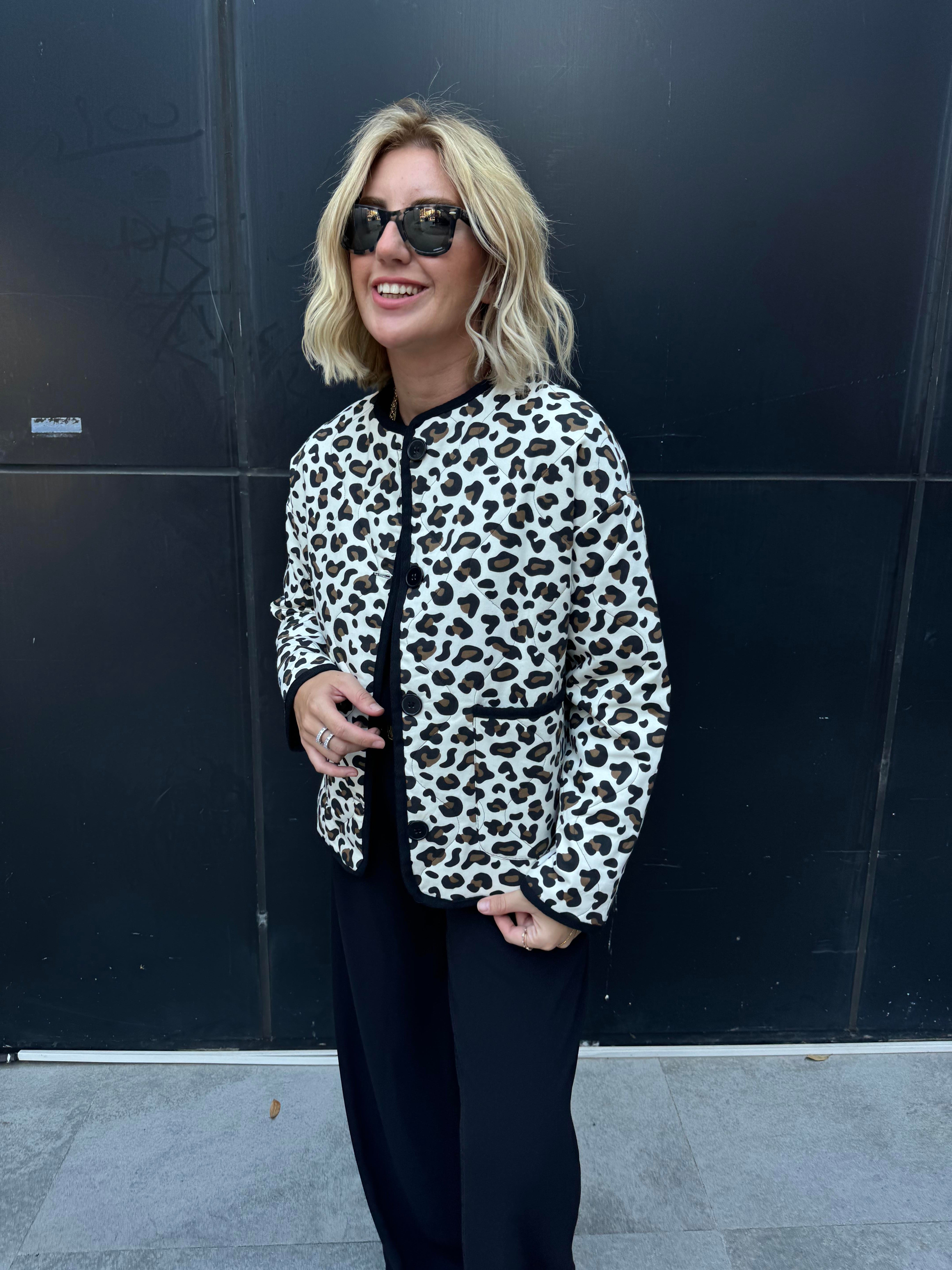 Orijinal Model Bej Leopar Kapitone Mevsimlik Mont